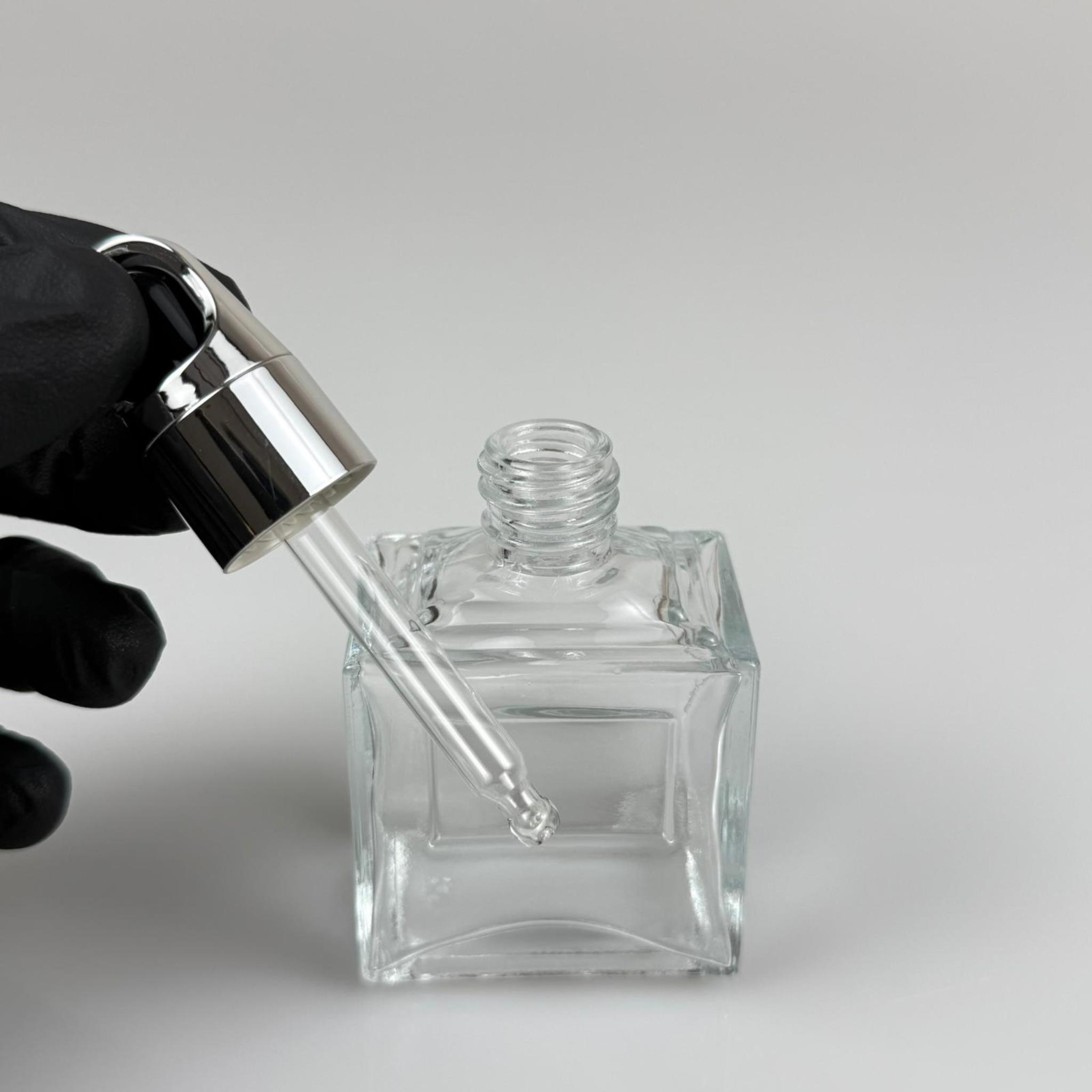 50 CC KÖŞELİ PRİZMA PRESTİJLİ CAM DAMLALIKLI ŞİŞE - SİYAH EMZİK - GÜMÜŞ FLOWER SEPET MODEL METALİK KAPAK - 50 ML CAM DAMLALIKLI ŞİŞE - DAMLALIKLI BOŞ ŞİŞE