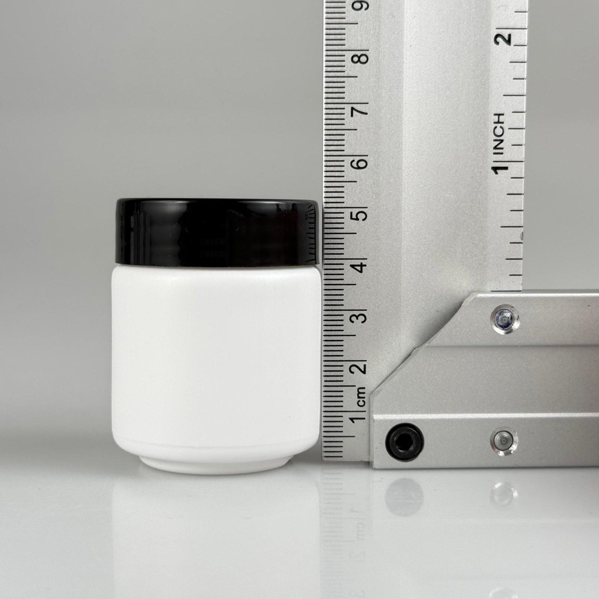 50 CC BEYAZ SERT POLİETİLEN ŞİŞE + SİYAH PLASTİK KAPAKLI - 50 ML POLİETİLEN ŞİŞE