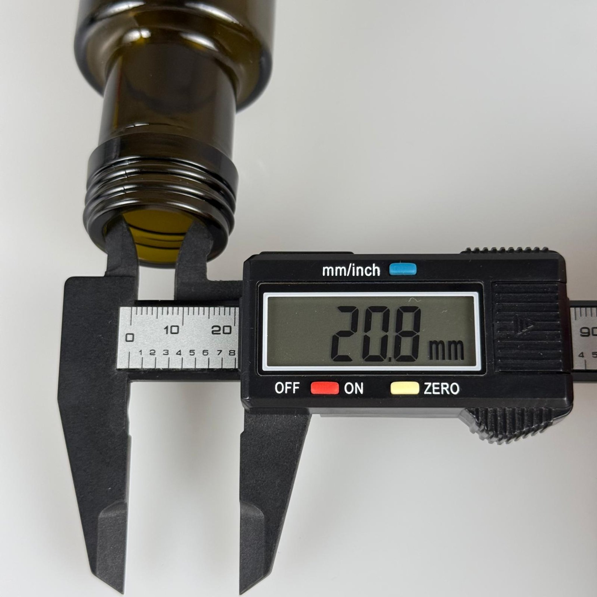 100 CC DORİKA CAM ŞİŞE KOYU YEŞİL (31 MM AĞIZ) KAPAKSIZ  - 100 ML SİLİNDİR DORİCA YAĞ VE SOS ŞİŞELERİ