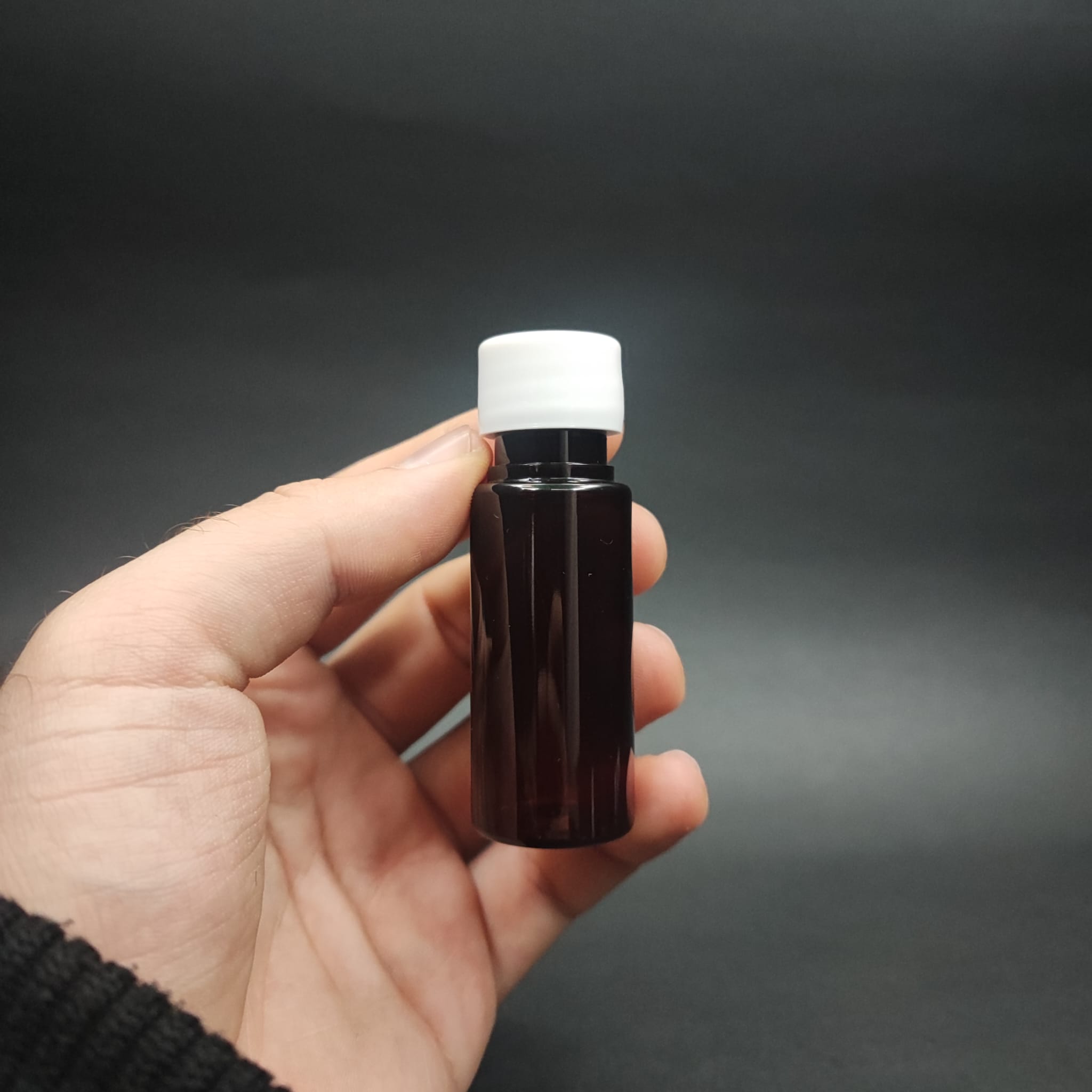 15 CC AMBER PLASTİK ŞİŞE + KENDİNDEN CONTALI SIZDIRMAZ BEYAZ KAPAK  - 15 ML KAPAKLI PET ŞİŞE