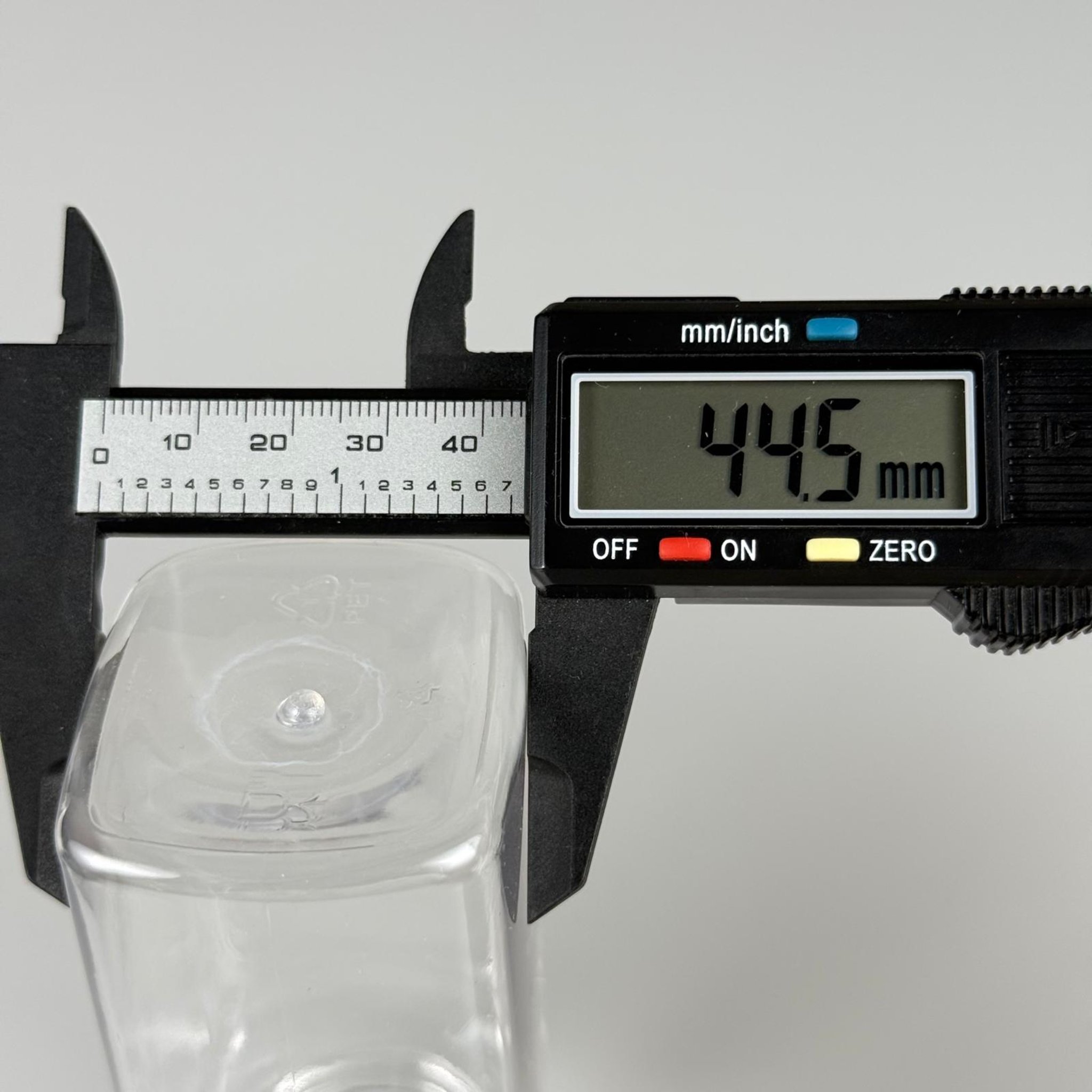 150 ML CONTALI ÇOCUK KİLİT KAPAKLI KARE TABLET ŞİŞESİ  - 150 CC ŞEFFAF PET KAVANOZ + 38 MM SİYAH ÇOCUK KİLİTLİ KAPAK + KENDİNDEN YAPIŞKANLI KÖPÜK CONTA TAKIM -  KAPSÜL KUTUSU - İLAÇ ŞİŞESİ - MEDİKAL HAP ŞİŞESİ - FARMASÖTİK KAVANOZ