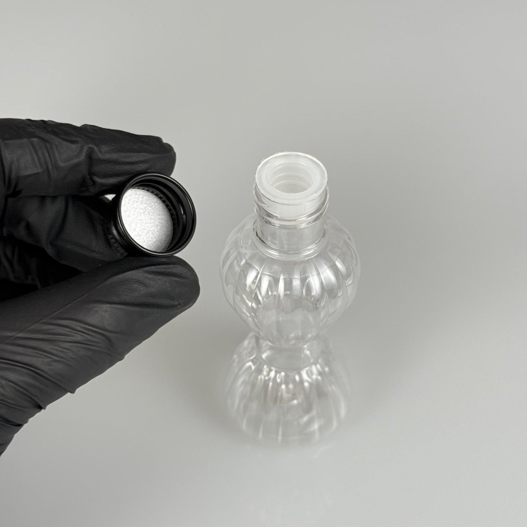 40 CC MİNİ PIRLANTA ŞİŞE + KÖPÜK CONTALI SİYAH ALÜMİNYUM METAL KAPAKLI + KÖR TIPALI TAKIM - 40 ML CAMPET ŞİŞE