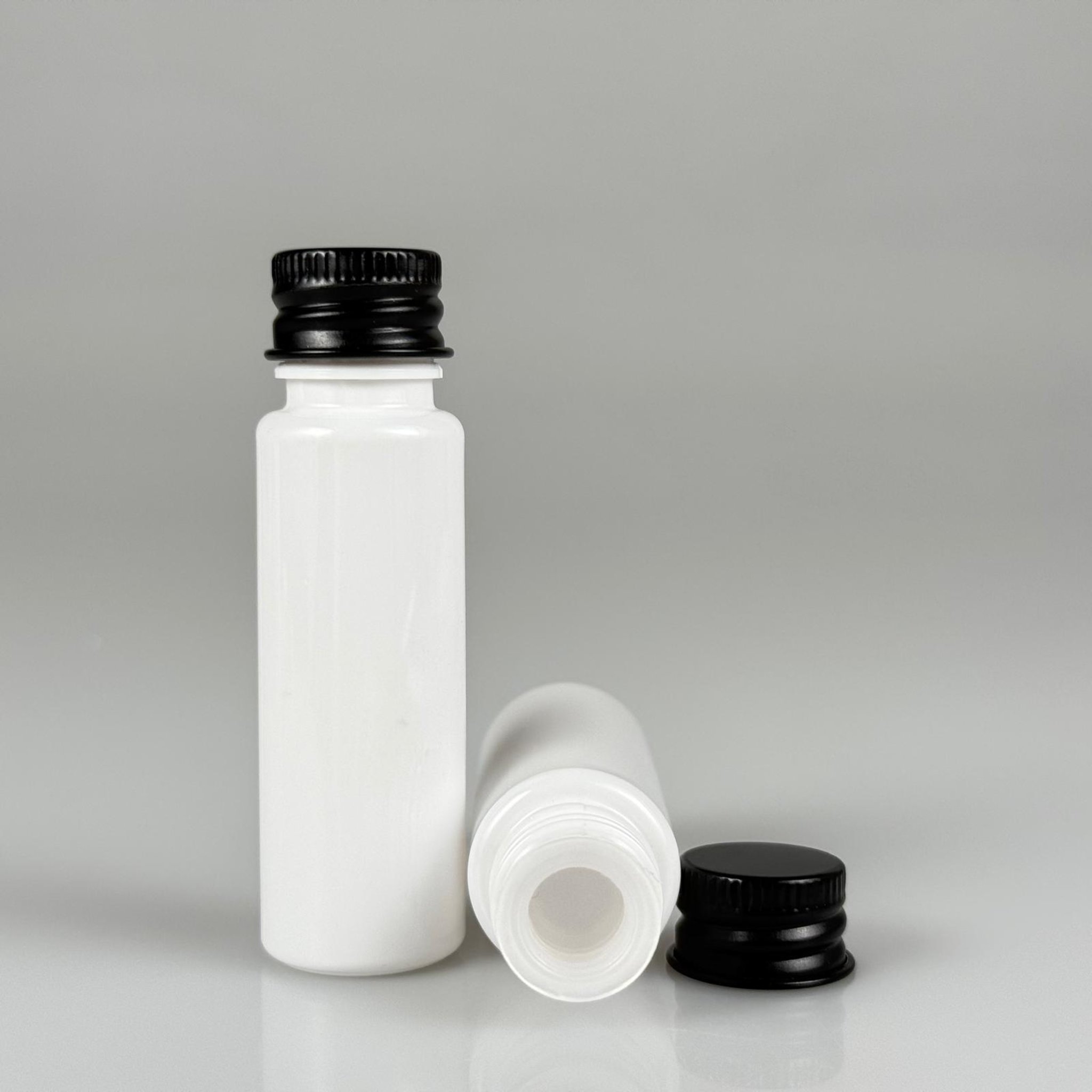 20 CC BEYAZ PET SHOT ŞİŞE - KÖPÜK CONTALI SİYAH ALÜMİNYUM METAL KAPAKLI + KÖR TIPALI TAKIM - 20 ML PLASTİK ŞİŞE