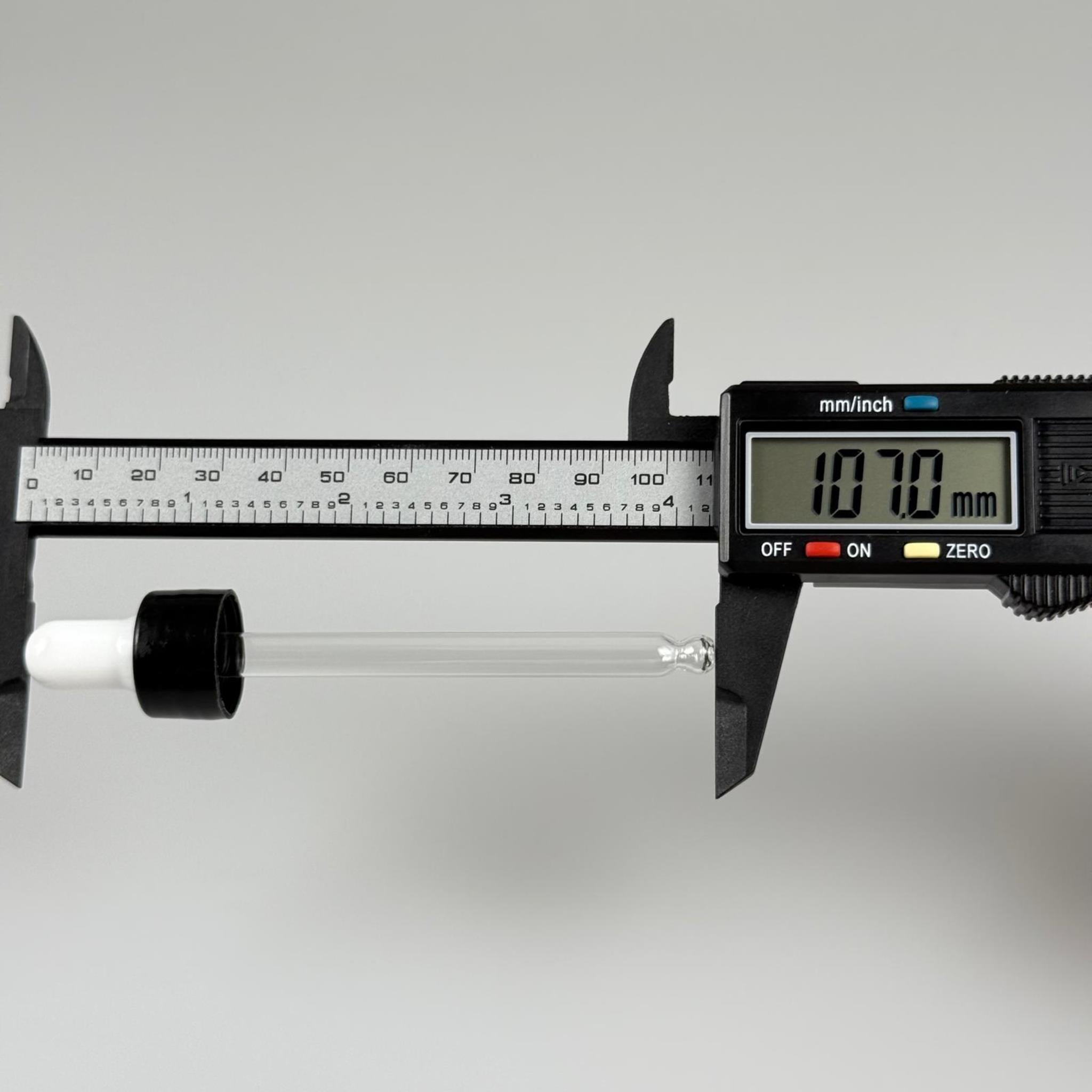 18 MM CAM DAMLALIKLI TAKIM - BEYAZ EMZİK + DELİKLİ PLASTİK DÜZ SİYAH KAPAK + 90 MM CAM PİPET