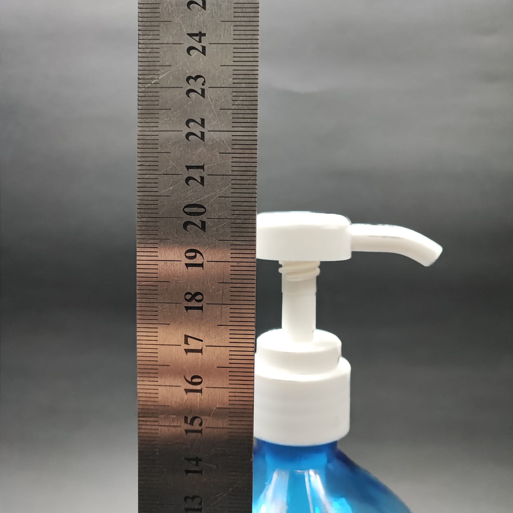 500 CC MAVİ KÜT PET ŞİŞE - BEYAZ DOZAJ POMPALI (HER BASMADA 4 CC SIVI ATAR)  - 500 ML POMPALI ŞİŞE - ŞURUP, ŞAMPUAN, KREM GİBİ YOĞUN KIVAMLI SIVILARDA KULLANILIR