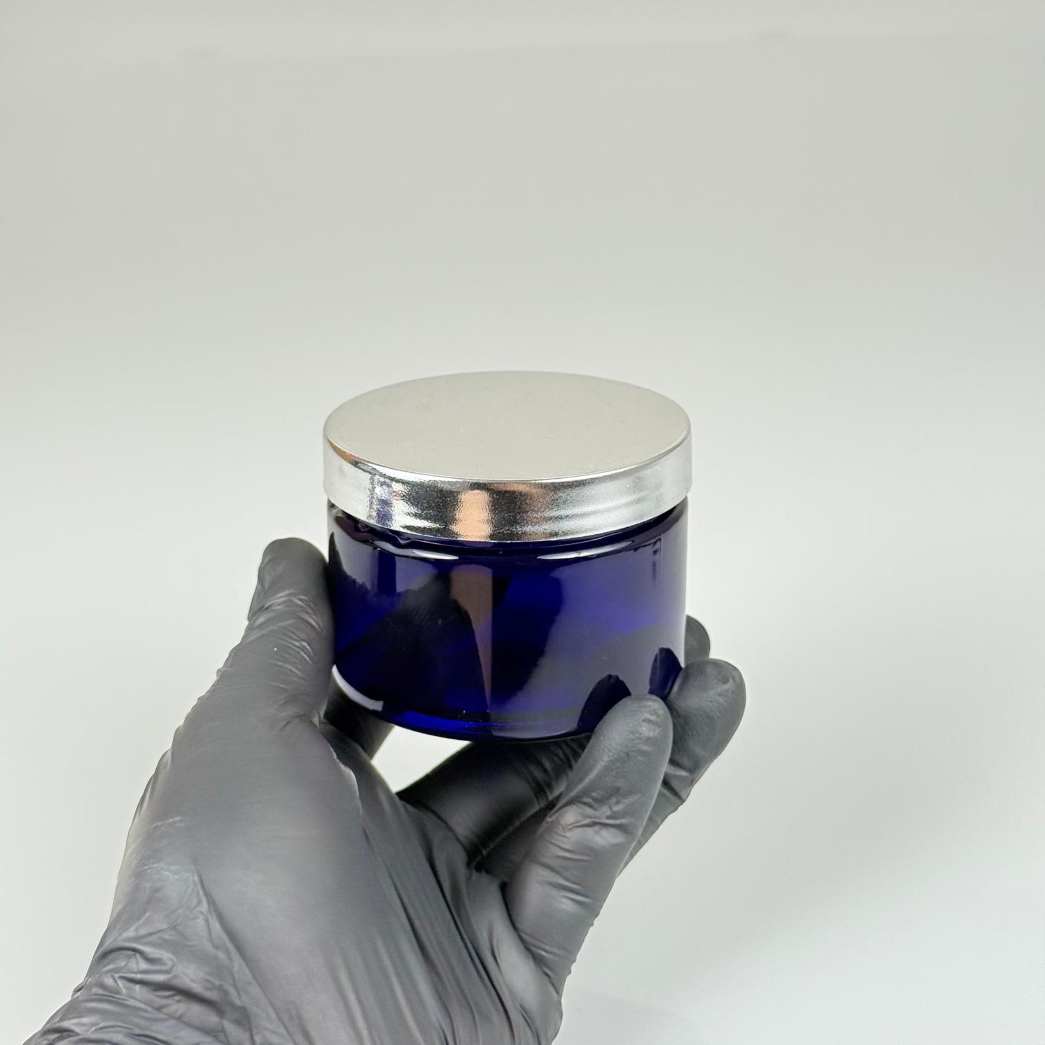 150 ML SERT PET KAVANOZ + GÜMÜŞ KAPLAMALI PLASTİK KAPAK + İÇ TIPA - 150 CC KALIN MAVİ PLASTİK KAVANOZ GÜMÜŞ KAPLAMALI PLASTİK KAPAKLI İÇ TIPALI TAKIM - KREM KAVANOZLARI