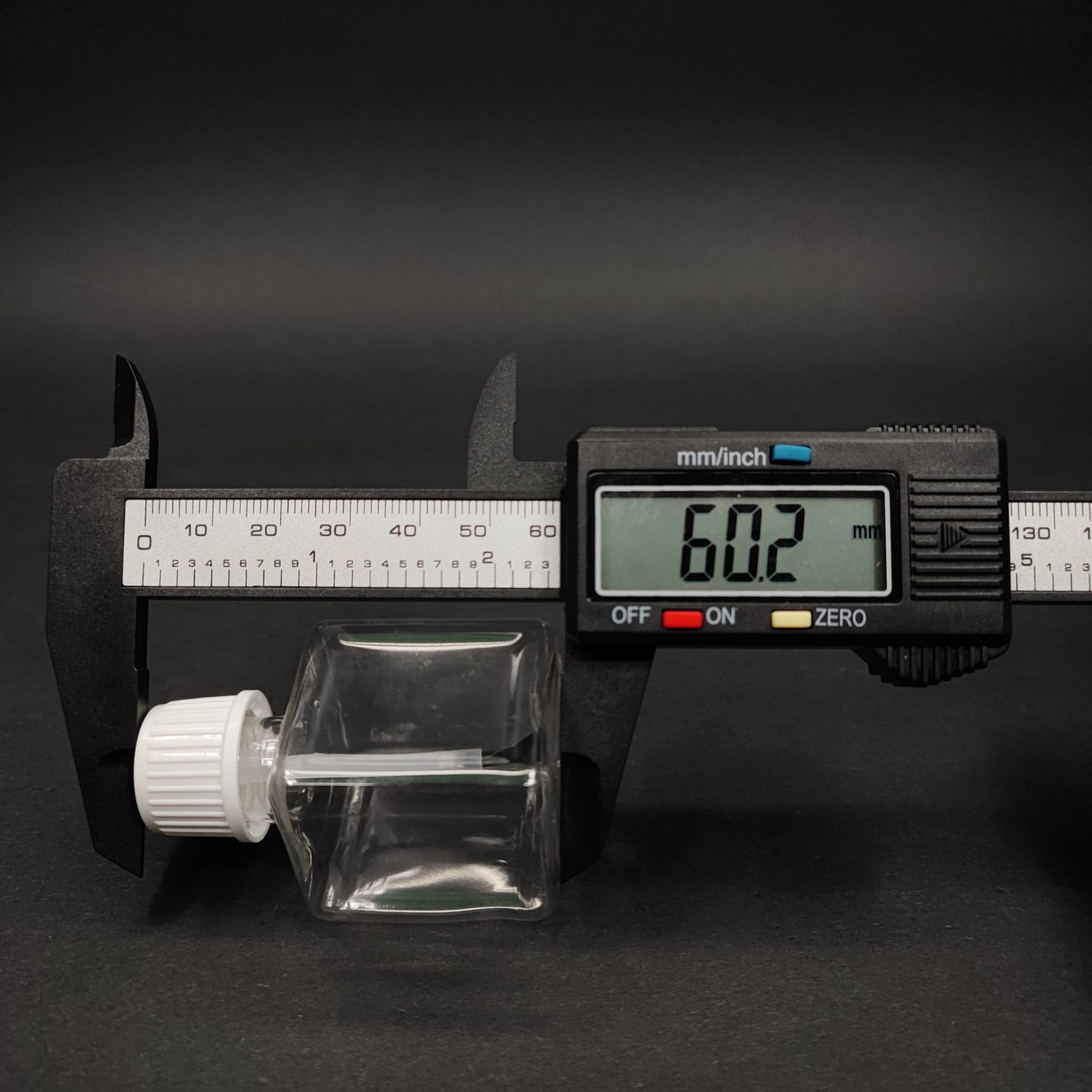 35 CC FIRÇALI KARE PET ŞİŞE - 35 ML KAPAKLI FIRÇALI PLASTİK ŞİŞE - CAM OJE ŞİŞESİ FIRÇALI BEYAZ KAPAKLI TAKIM - BOŞ OJE ŞİŞESİ, FIRÇALI ŞİŞE, OTOMOTİV VE MOBİLYA İÇİN RÖTÜŞ BOYA ŞİŞESİ