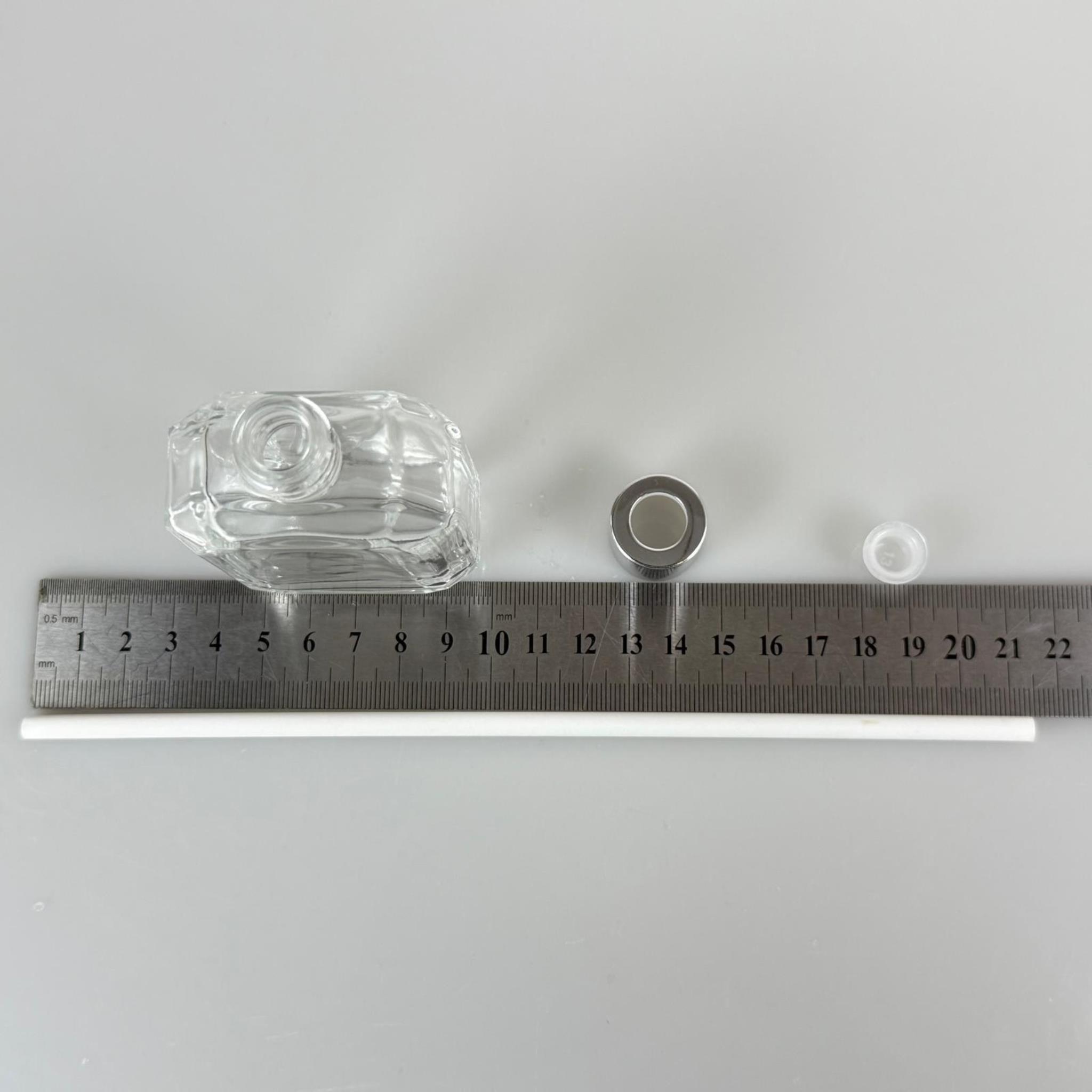 KAZABLANKA MODEL CAM BAMBU ODA KOKUSU ŞİŞESİ + METAL GÜMÜŞ KAPAK + TIPA + KALIN BEYAZ FİBER BAMBU ÇUBUK - 50 ML SET TAKIM - HEDİYELİK PROMOSYON DİFFUSER ŞİŞELERİ