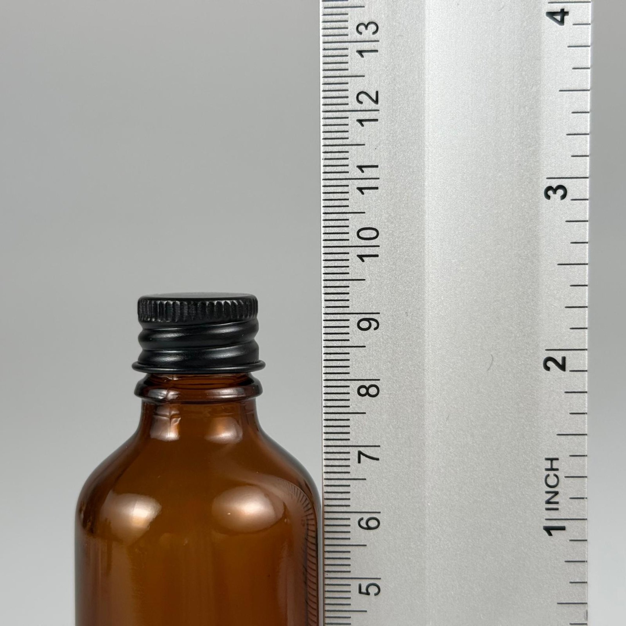 50 CC AMBER CAM ŞİŞE + KÖPÜK CONTALI SİYAH ALÜMİNYUM METAL KAPAKLI + DAMLALIKLI KOLONYA TIPALI TAKIM - 50 ML KAHVERENGİ CAM ŞİŞE