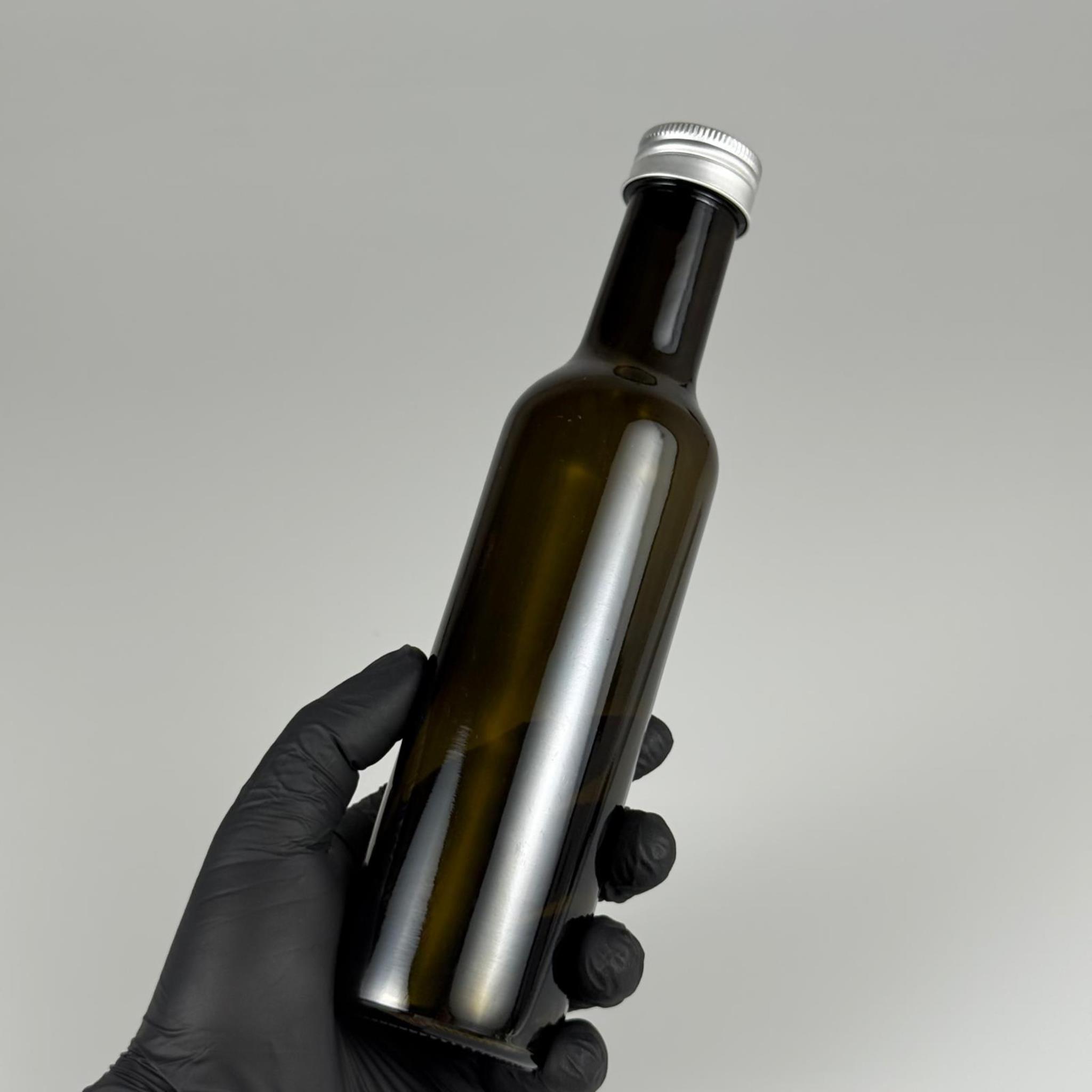 250 CC YEŞİL CESENA MODEL DORİCA CAM ŞİŞE - GÜMÜŞ METAL KAPAKLI - 250 ML CESENA ŞİŞE - YEŞİL