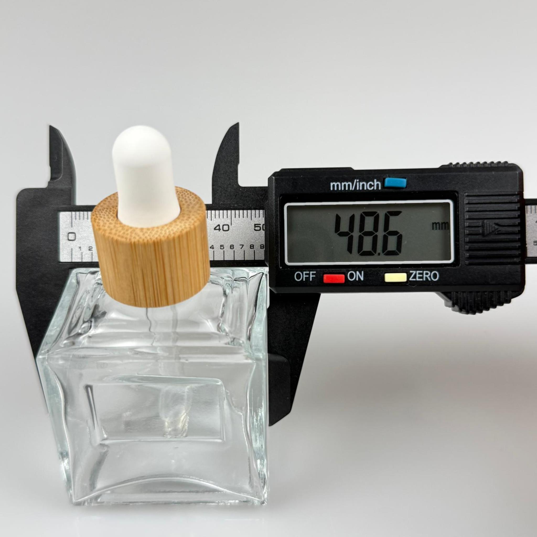 50 CC KÖŞELİ PRİZMA PRESTİJLİ CAM DAMLALIKLI ŞİŞE - BEYAZ EMZİK - AHŞAP BAMBU KAPAK - 50 ML CAM DAMLALIKLI ŞİŞE - DAMLALIKLI BOŞ ŞİŞE