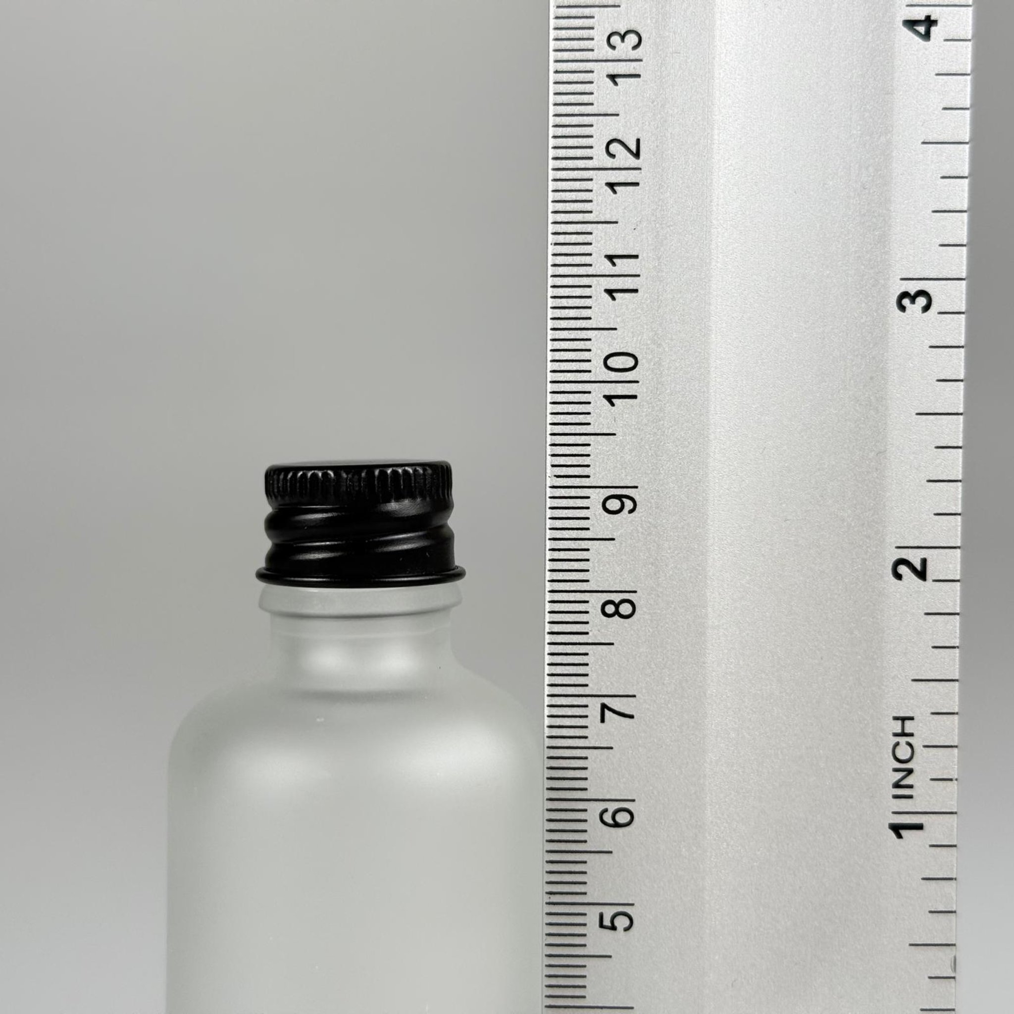 50 CC BUZLU CAM ŞİŞE + KÖPÜK CONTALI SİYAH ALÜMİNYUM METAL KAPAKLI TAKIM - 50 ML BUZLU CAM ŞİŞE