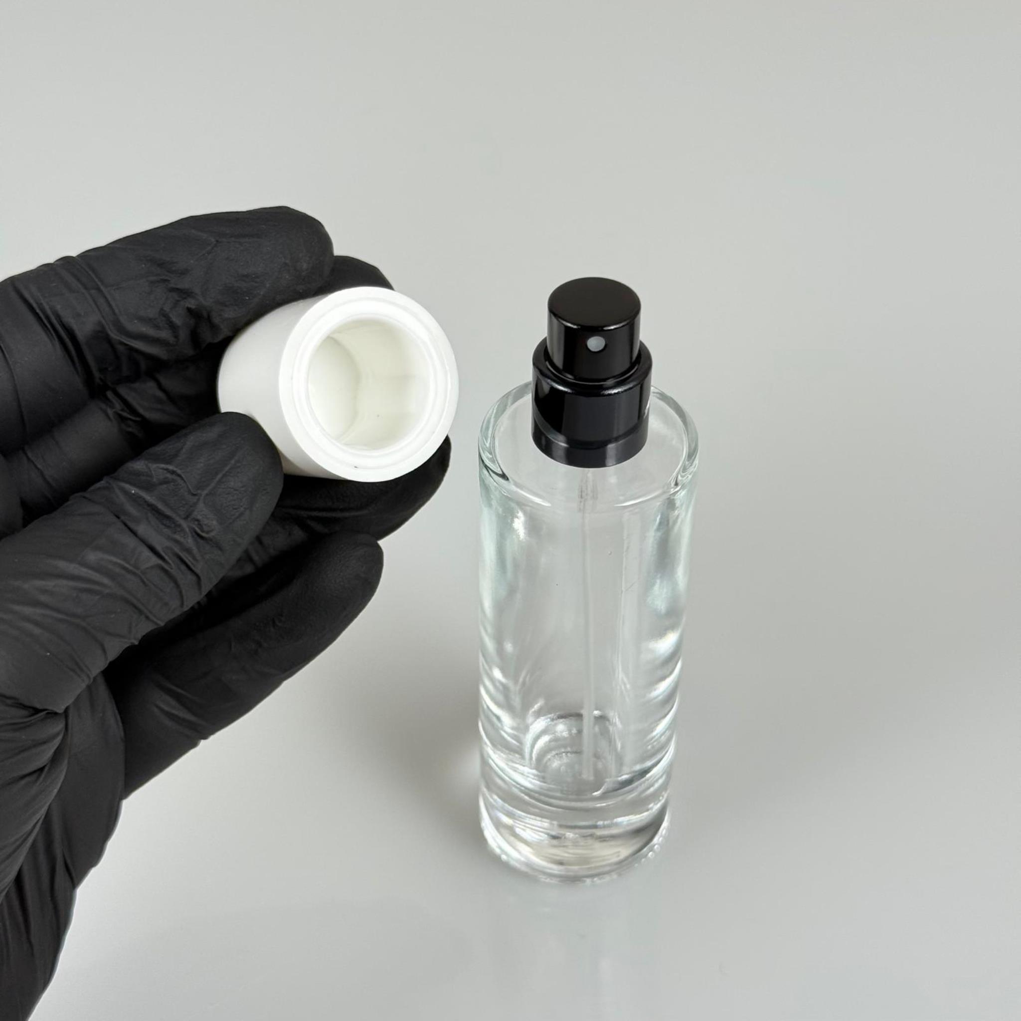 30 ML SİLİNDİR UZUN MODEL PARFÜM ŞİŞESİ - SİYAH METAL SPREYLİ + BEYAZ PLASTİK KAPAKLI (AĞIZ 15 MM GEÇME KOLAY KAPAMA)