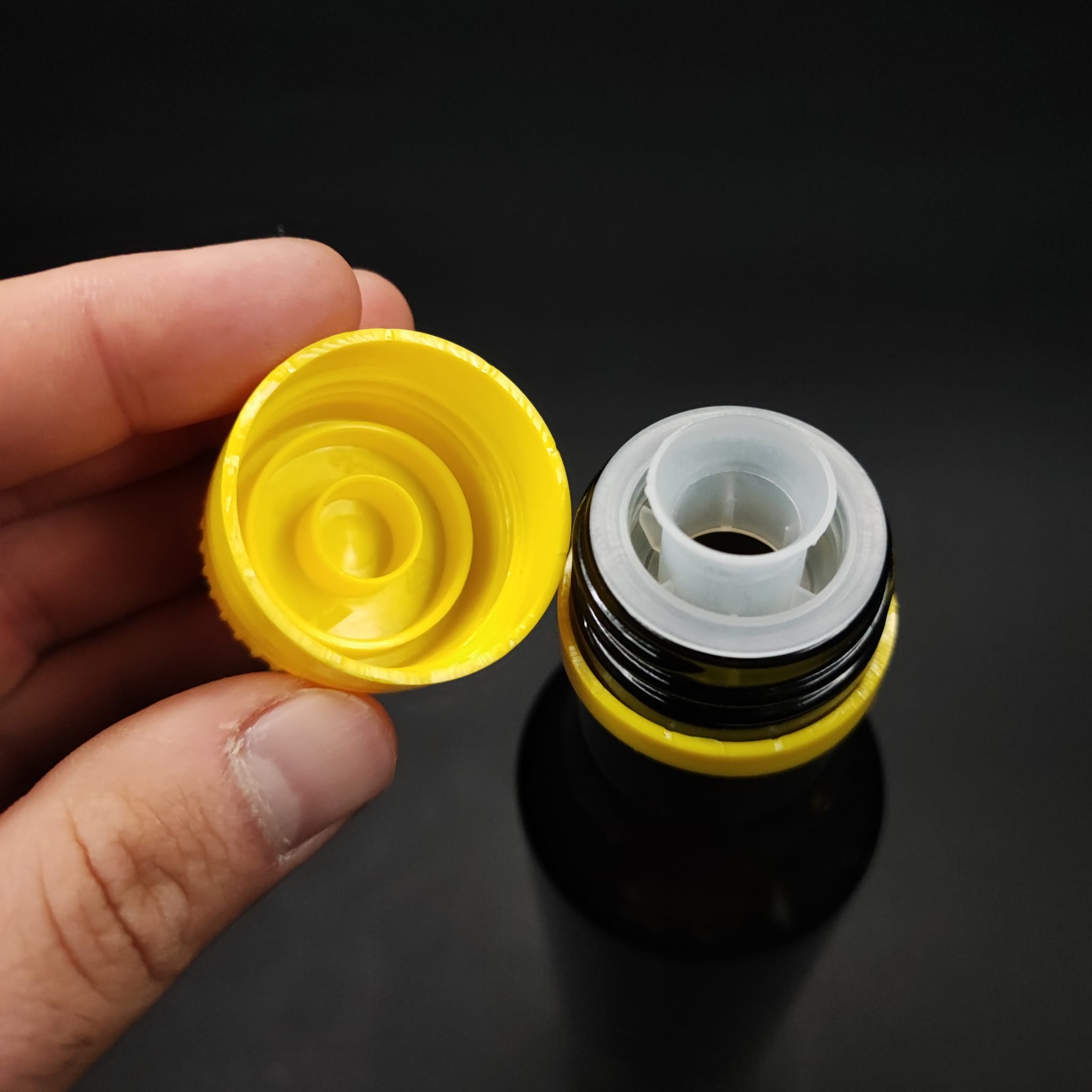 250 CC DORİKA YEŞİL CAM ŞİŞE - KİLİTLİ SARI AKITICILI DROP - STOP KAPAKLI - 0,25 LİTRE DORİCA YAĞ ŞİŞESİ - SİRKE ŞİŞESİ - ZEYTİNYAĞ İÇİN BOŞ CAM ŞİŞE