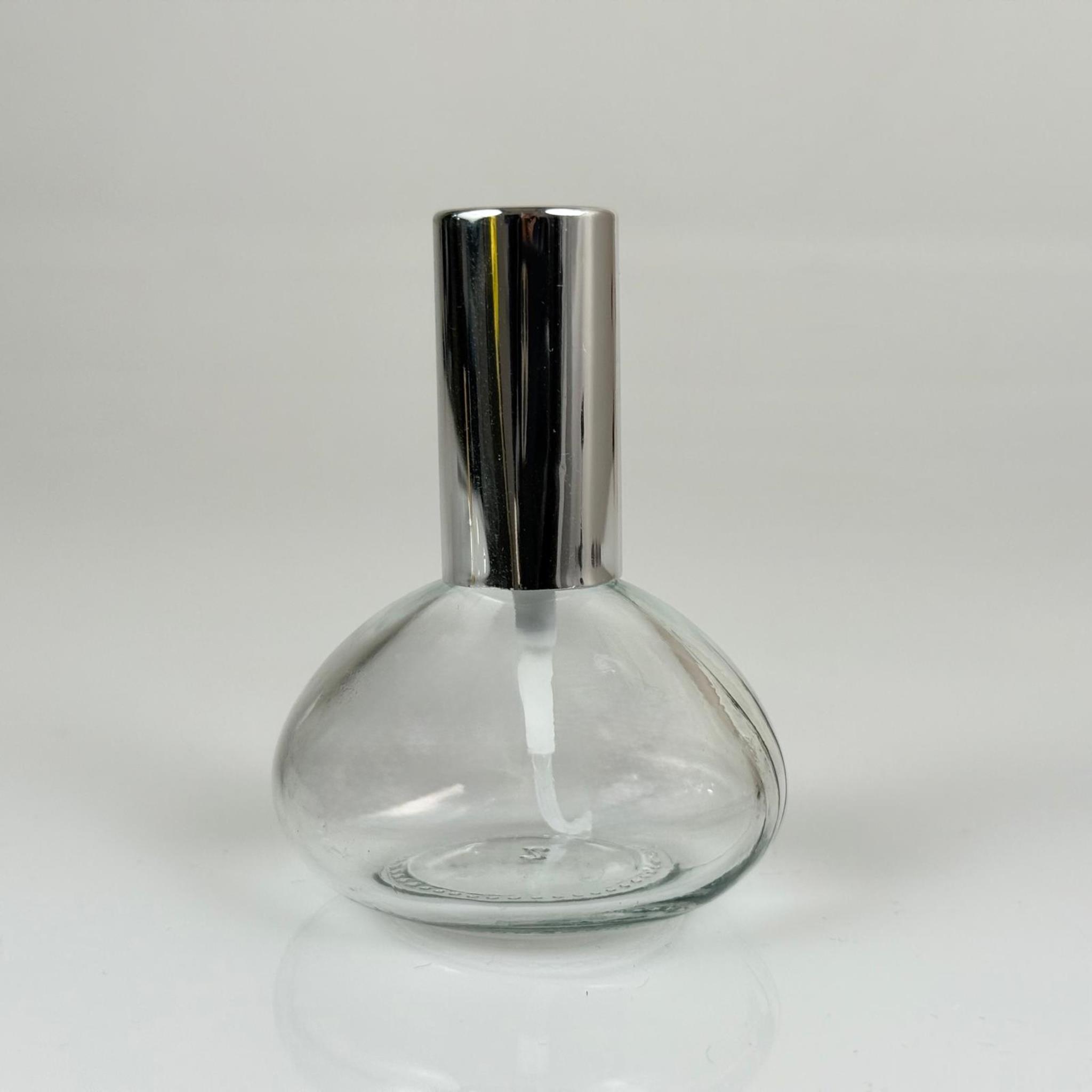 50 CC BASIK CAM ŞİŞE + GÜMÜŞ SPREY FISFIS - 50 ML HEDİYELİK CAM KOLONYA ŞİŞESİ - PARFÜM ESANS ŞİŞESİ - DÜĞÜN, NİŞAN, SÖZ, KINA, CENAZE, PROMOSYON, PARFÜM İÇİN HEDİYELİK KOLONYA ŞİŞELERİ