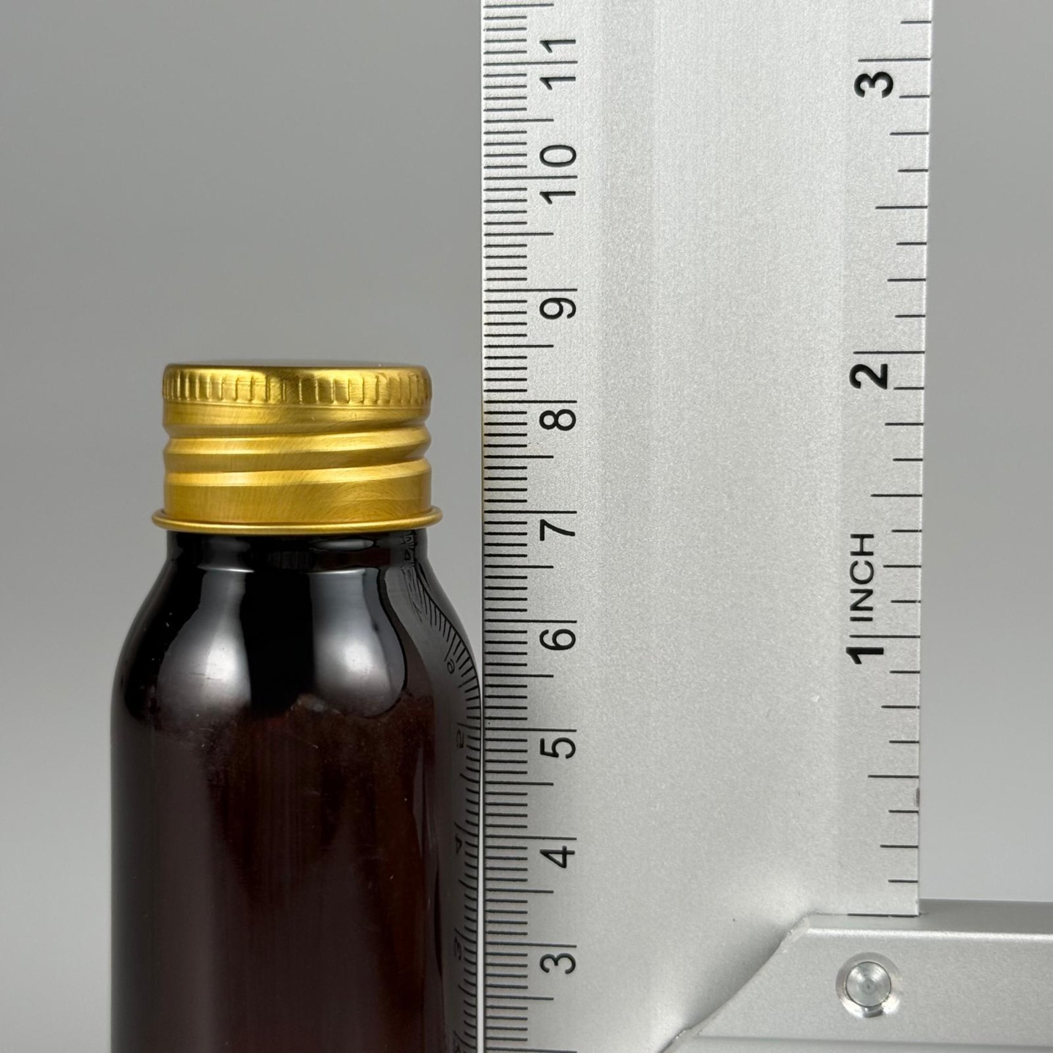 50 CC AMBER SERT MODEL PET ŞİŞE (24 AĞIZ) + KÖPÜK CONTALI GOLD METAL ALÜMİNYUM KAPAK TAKIM - 50 ML KAPAKLI KAHVERENGİ PLASTİK ŞİŞELER