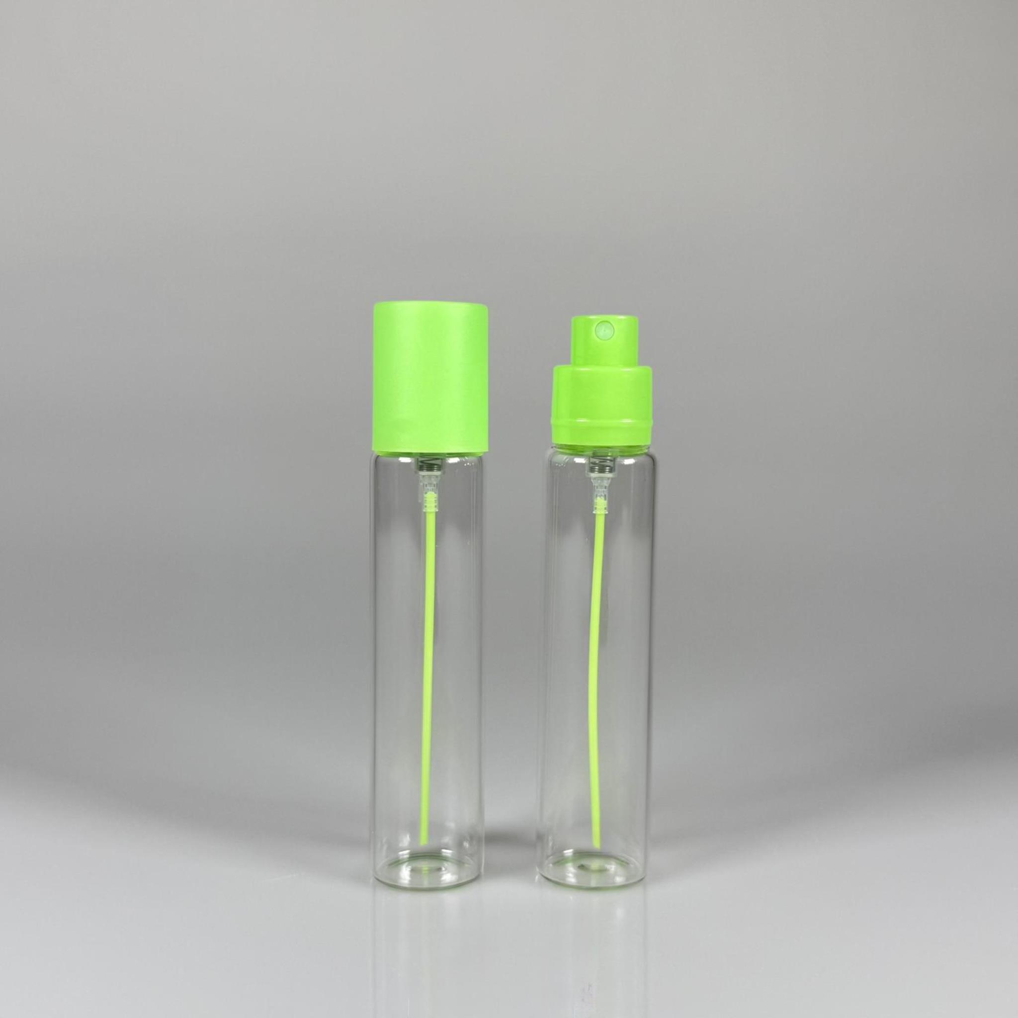 PARFÜM ŞİŞESİ 25 ML - 25 CC PARFÜM AMBALAJI VALFLİ (GEÇME AĞIZ) CAM KALEM PARFÜM İÇİN ŞİŞELERİ - YEŞİL SPREY + KAPAKLI SET TAKIM