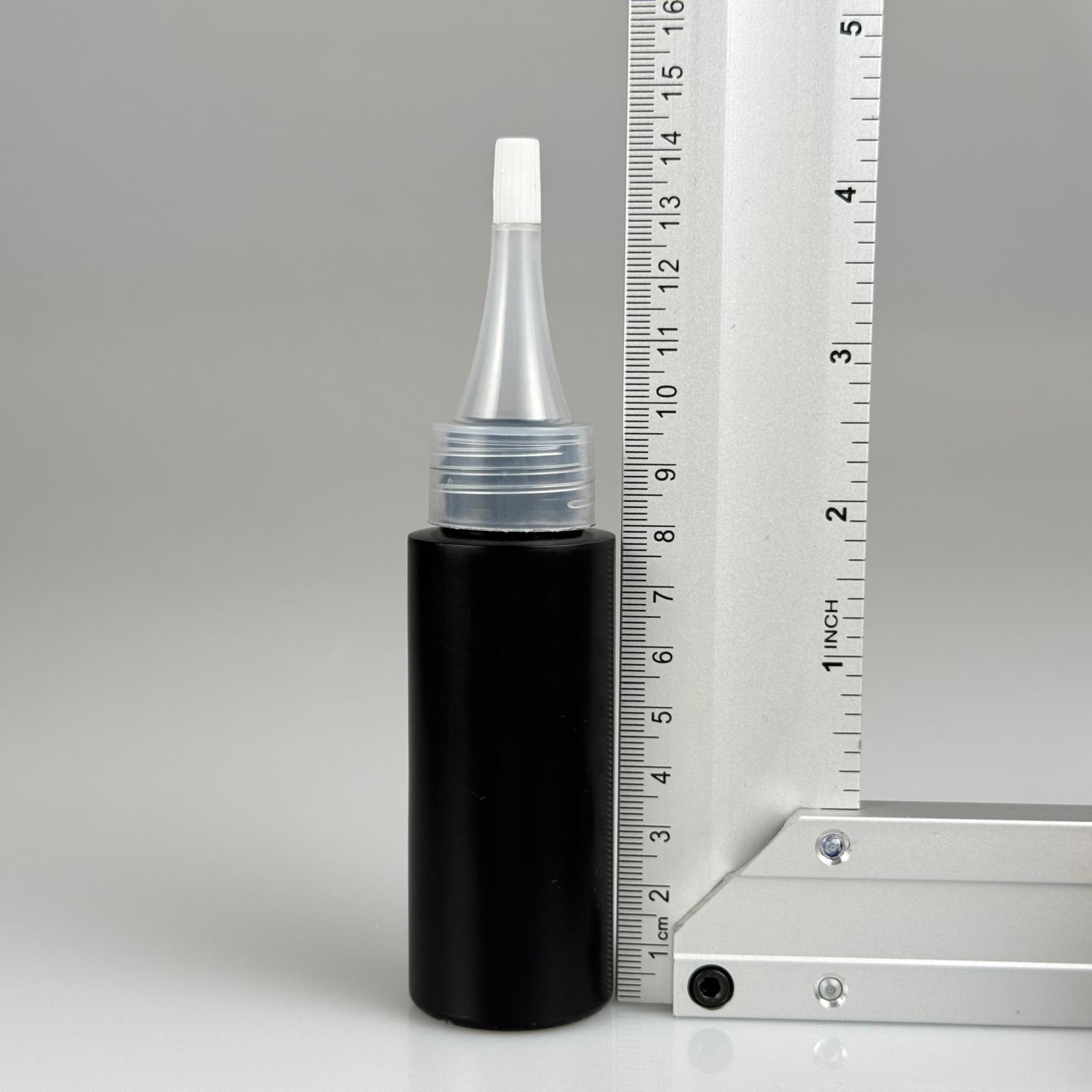 50 CC SİYAH POLİETİLEN PLASTİK ŞİŞE - 24 MM BEYAZ KAPAK TIPALI ŞEFFAF İNCE UÇLU AKITICI KAPAKLI  - 50 ML KAPAKLI PLASTİK ŞİŞE