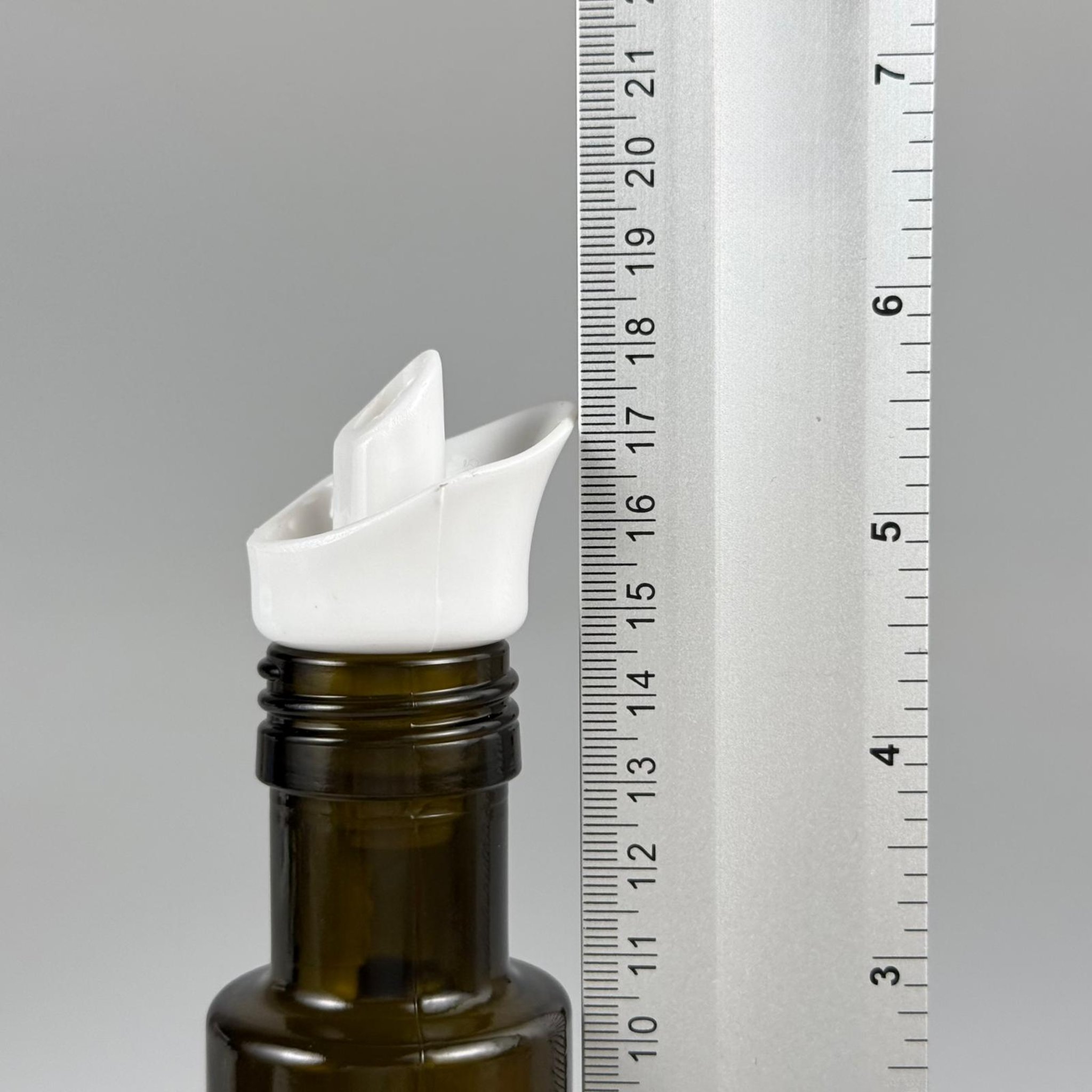100 CC DORİKA CAM ŞİŞE KOYU YEŞİL (31 MM AĞIZ) - AKITICI BEYAZ YAĞDANLIK TIPALI - 100 ML SİLİNDİR DORİCA YAĞ VE SOS ŞİŞELERİ