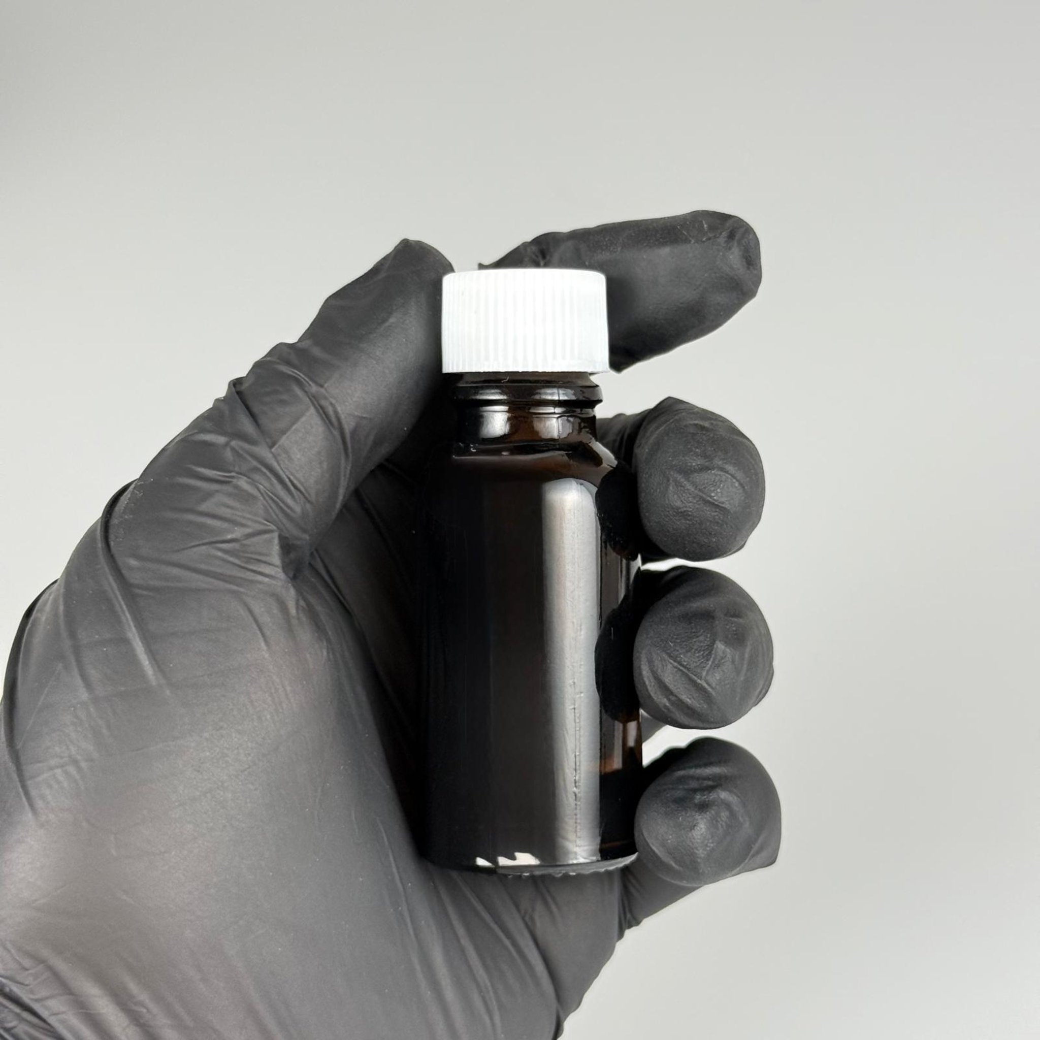 20 ML TIPALI VE KAPAKLI ŞİŞE - 20 CC AMBER KAHVERENGİ CAM ŞİŞE + CONTALI BEYAZ KAPAK + KÖR TIPA