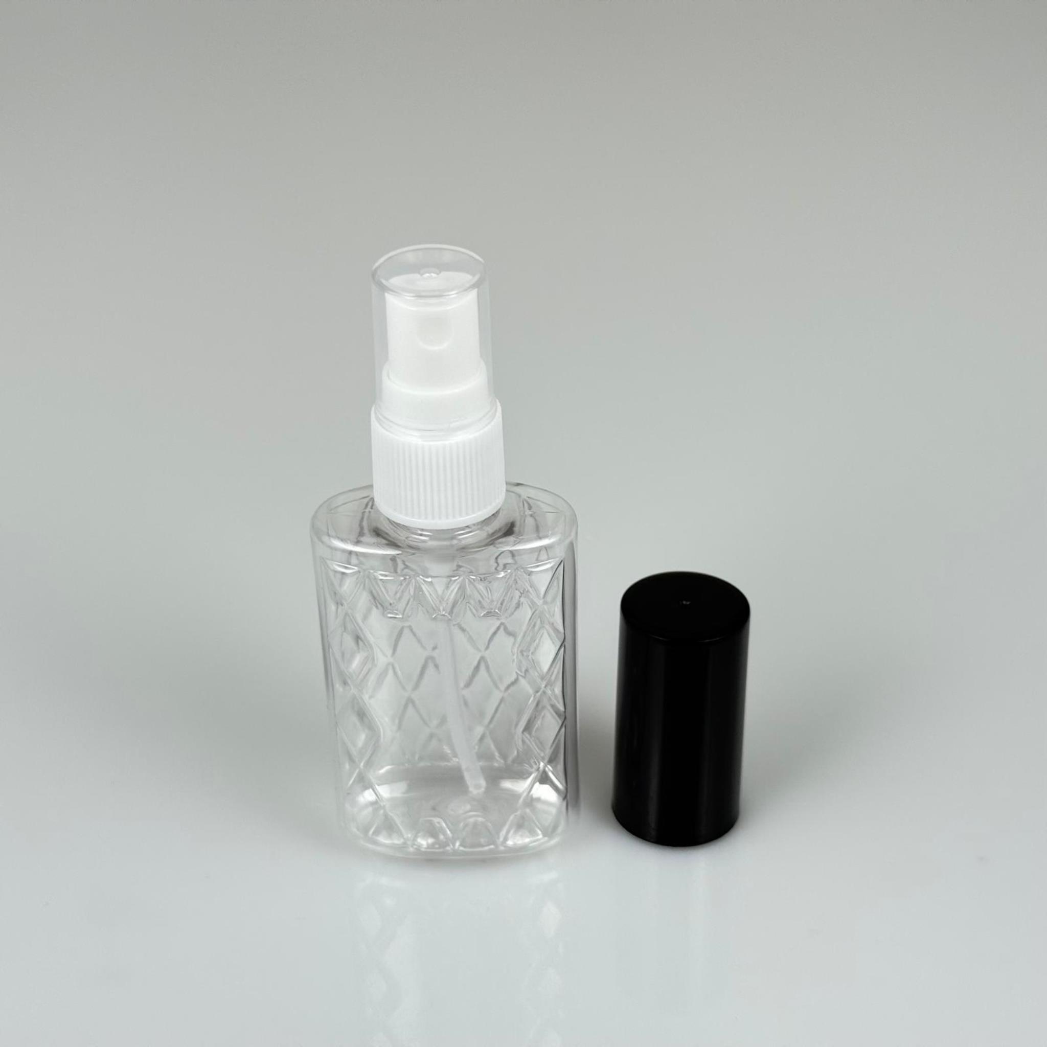 50 CC ŞEFFAF PET KÖŞELİ PARFÜM ŞİŞESİ - BEYAZ SPREYLİ - SİYAH KORUMA KAPAKLI - 50 ML PLASTİK PARFÜM - KOLONYA ŞİŞESİ