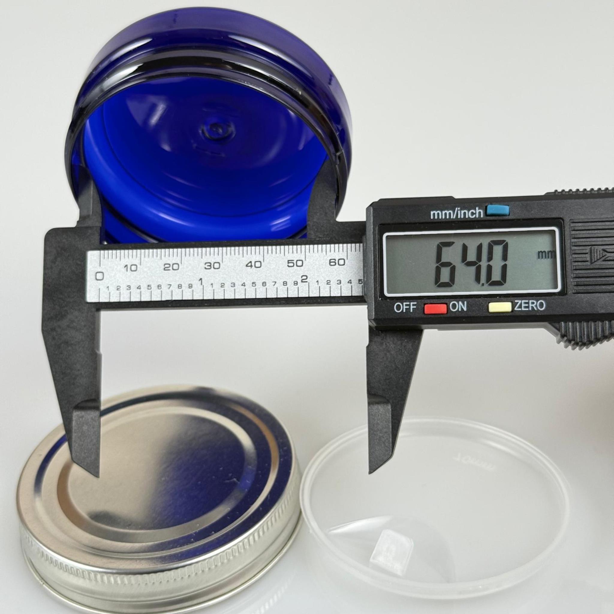 50 ML SERT PET KAVANOZ + GÜMÜŞ METAL KAPAK + İÇ TIPA - 50 CC KALIN MAVİ PLASTİK KAVANOZ GÜMÜŞ METAL KAPAKLI İÇ TIPALI TAKIM - KREM KAVANOZLARI