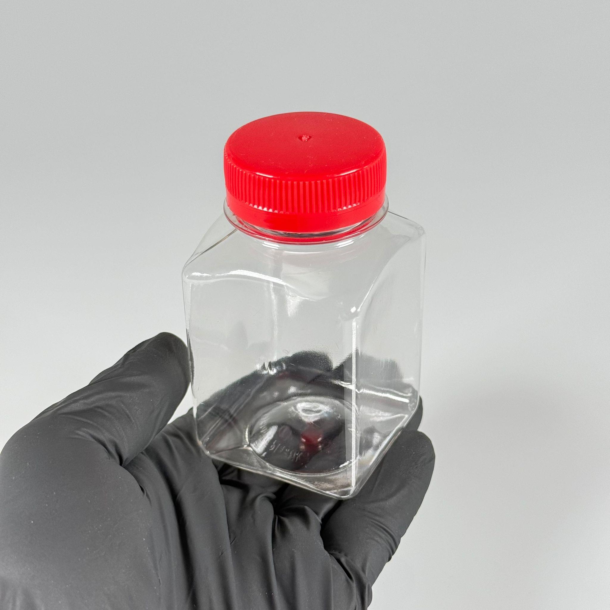 150 CC KÖŞELİ KARE PET ŞİŞE (15,6 GR) - 38 MM GENİŞ AĞIZLI KİLİTLİ KIRMIZI - 150 ML DETOX, MEYVE SUYU, SMOOTHIE, AYRAN, SÜT, MEŞRUBAT VB İÇİN BOŞ PLASTİK ŞİŞELER