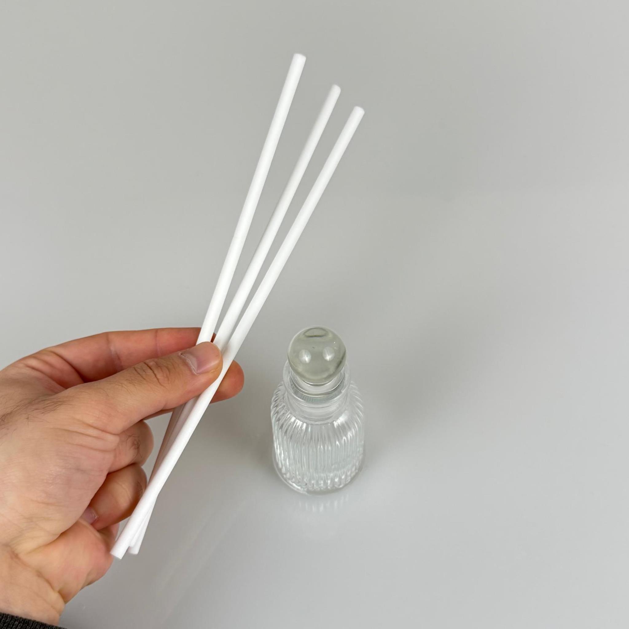 ÇİZGİLİ LÜKS MODEL CAM BAMBU ODA KOKUSU ŞİŞESİ + CAM TIPA + 3 ADET FİBER BEYAZ BAMBU ÇUBUK - 50 ML SET TAKIM - HEDİYELİK PROMOSYON LÜX DİFFUSER ŞİŞELERİ