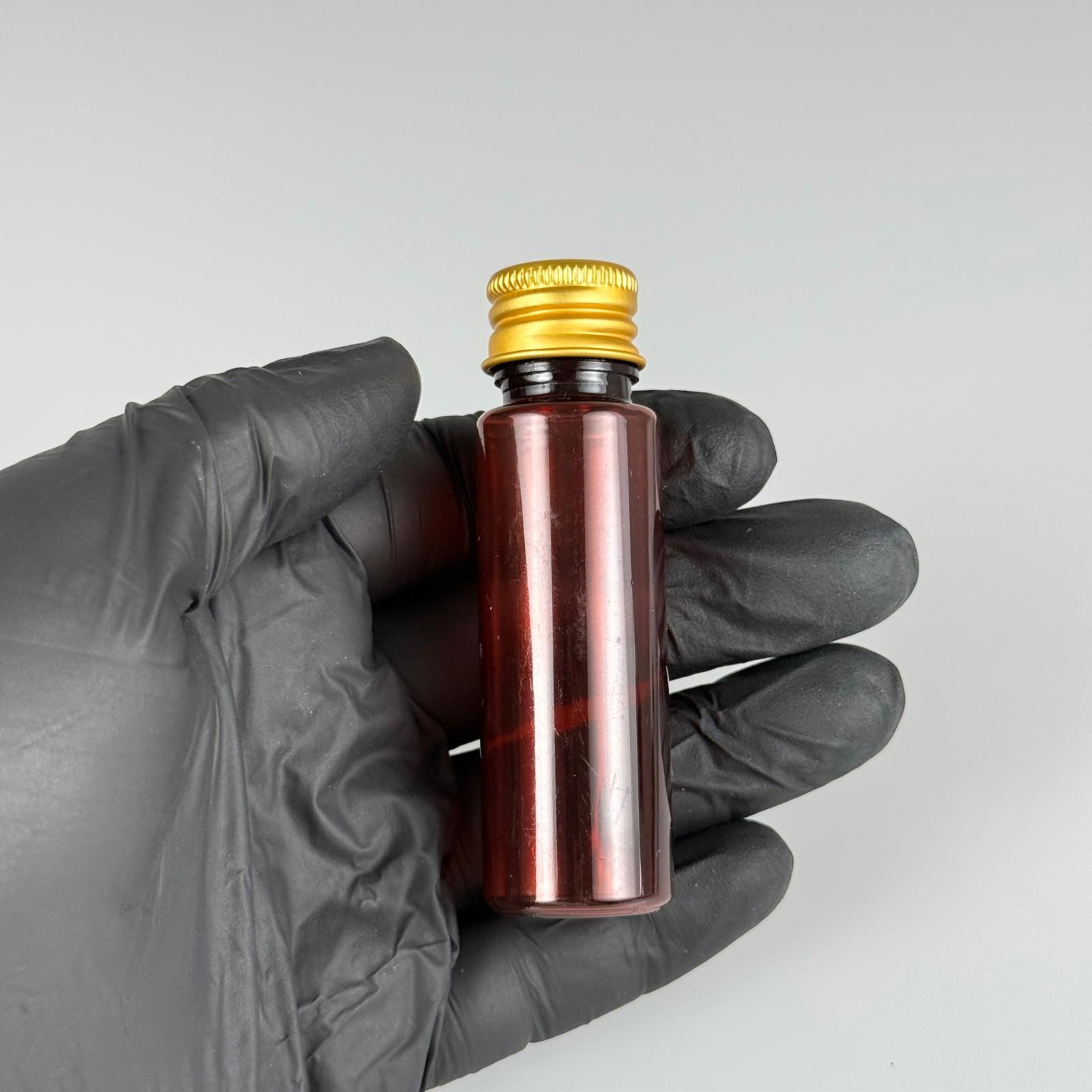 20 CC PET AMBER SHOT ŞİŞE - KÖPÜK CONTALI GOLD ALÜMİNYUM METAL KAPAKLI + DAMLALIKLI KOLONYA TIPALI TAKIM - 20 ML KAHVERENGİ PLASTİK ŞİŞE