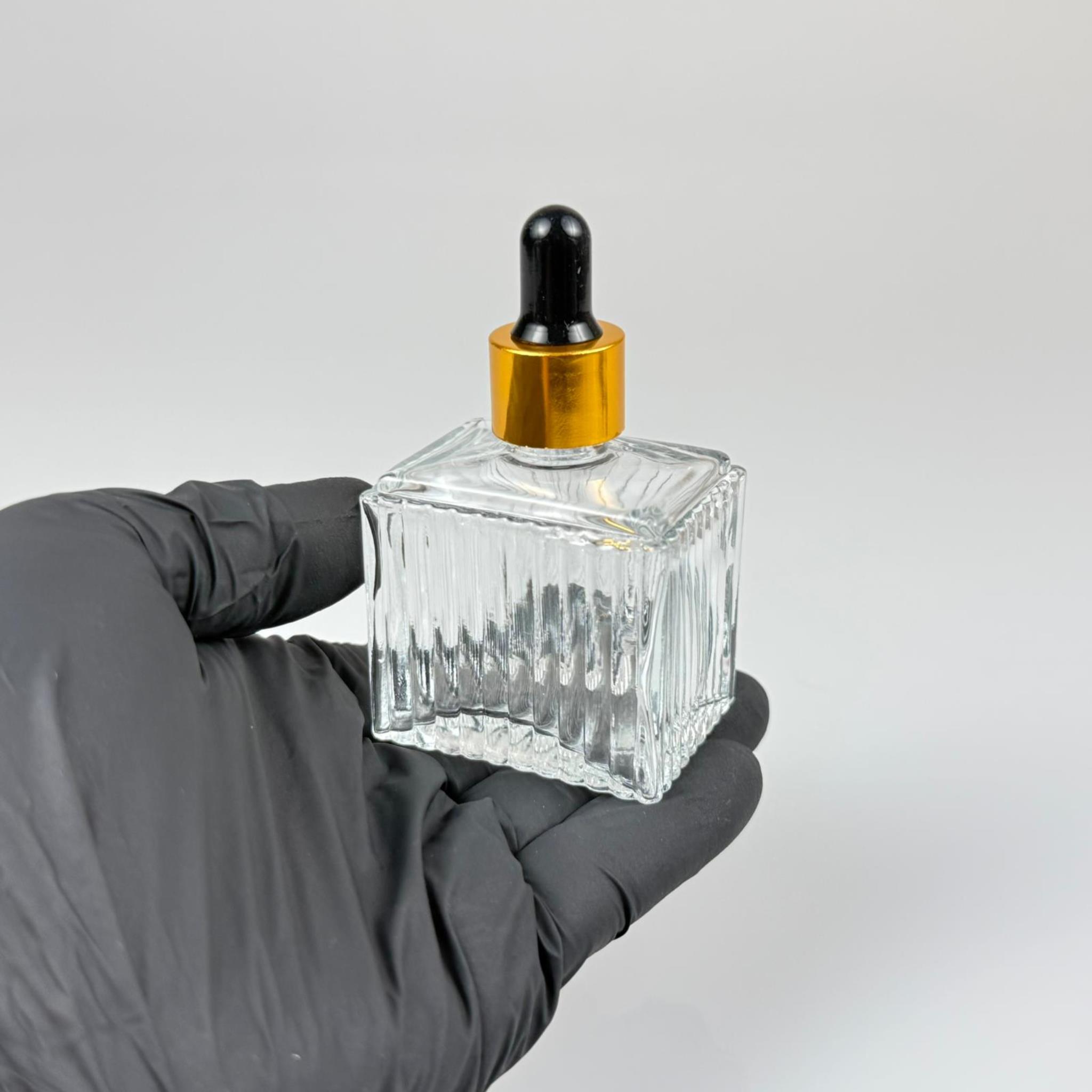50 CC KÖŞELİ DESENLİ ÇİZGİLİ PRESTİJLİ CAM DAMLALIKLI ŞİŞE - SİYAH EMZİK - GOLD METALİK KAPAK - 50 ML CAM DAMLALIKLI ŞİŞE - DAMLALIKLI BOŞ ŞİŞE