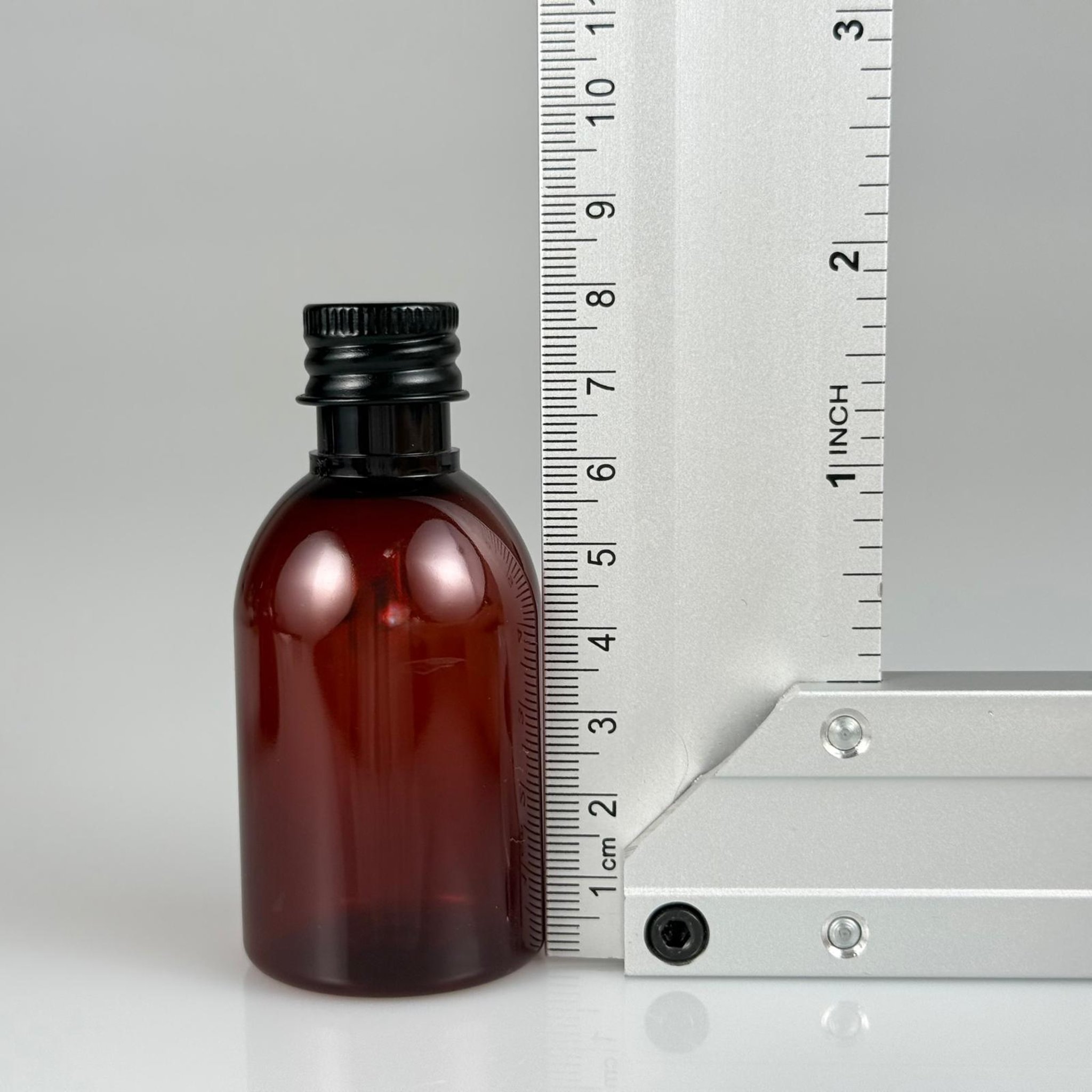 50  CC AMBER PET ŞİŞE + KÖPÜK CONTALI SİYAH ALÜMİNYUM METAL KAPAKLI + KÖR TIPALI TAKIM - 50 ML KAHVERENGİ PLASTİK ŞİŞE