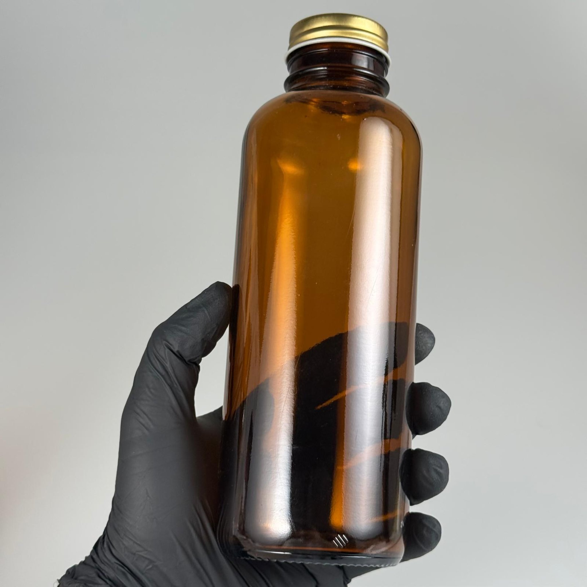 500 CC ENDÜSTRİYEL, KEVITA MODEL GENİŞ AĞIZLI AMBER CAM ŞİŞE - CONTALI GOLD METAL KAPAKLI + KENDİNDEN YAPIŞKANLI KÖPÜK CONTALI TAKIM - 500 ML CAM KAHVERENGİ ECZA, ZEYTİNYAĞI, ÇEREZ, GRANÜR KAHVE, COLDBREW VB İÇİN ÇOK AMAÇLI CAM ŞİŞELER