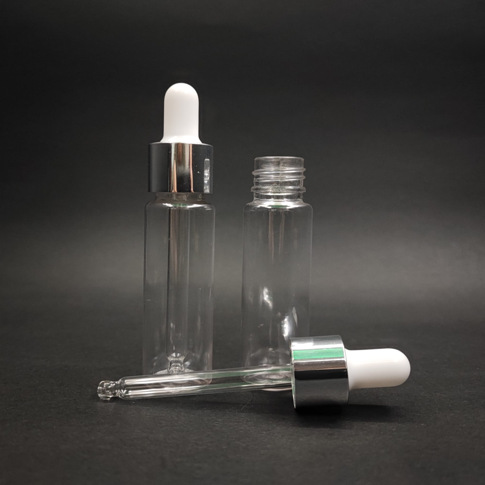 20 CC CAM DAMLALIKLI ŞEFFAF PLASTİK ŞİŞE - 20 ML DROPPER PET ŞİŞE + BEYAZ EMZİK + GÜMÜŞ KAPAK + CAM PİPET SET