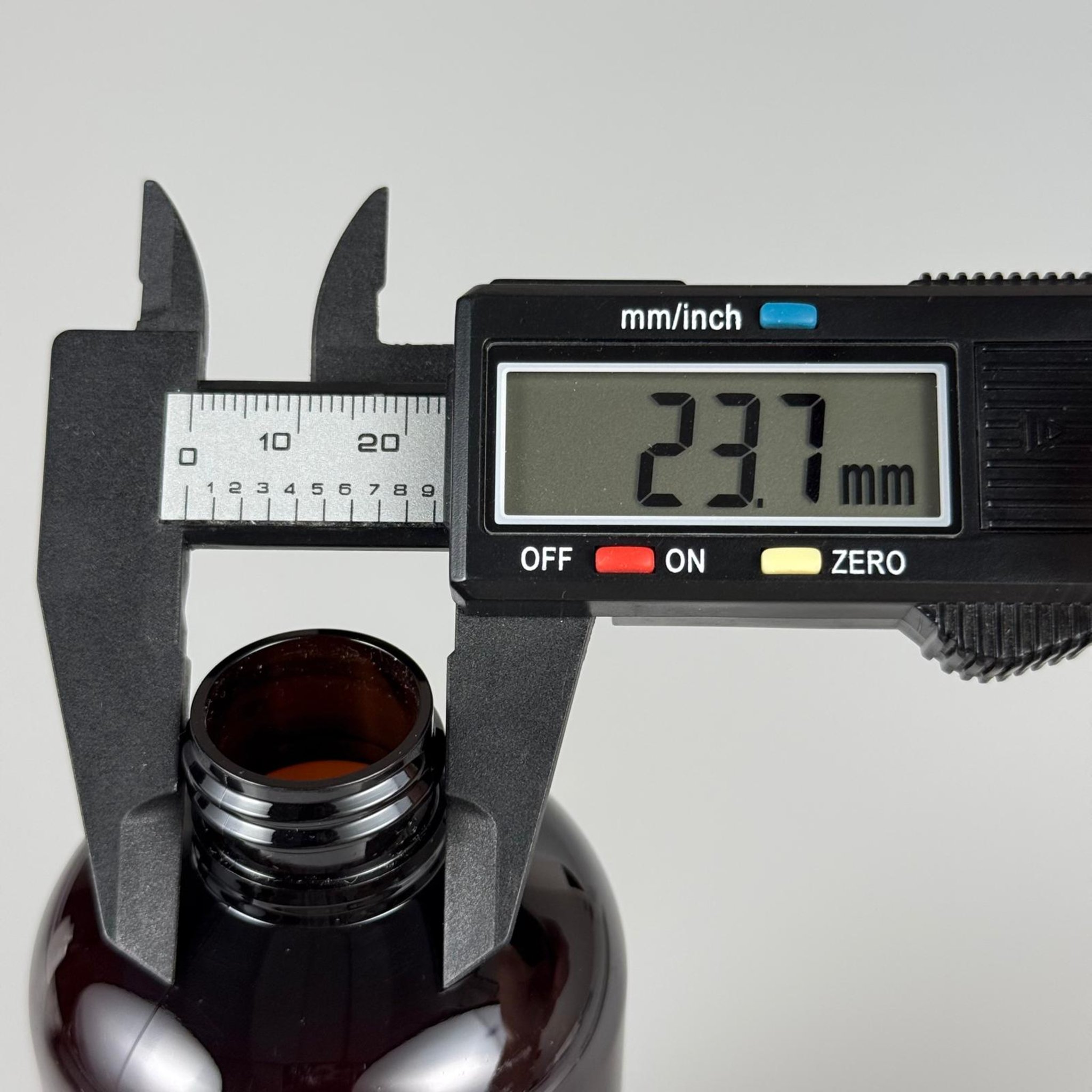 250 CC AMBER ZEYNEP MODEL PET ŞİŞE (24 GR) 24 MM GÖN