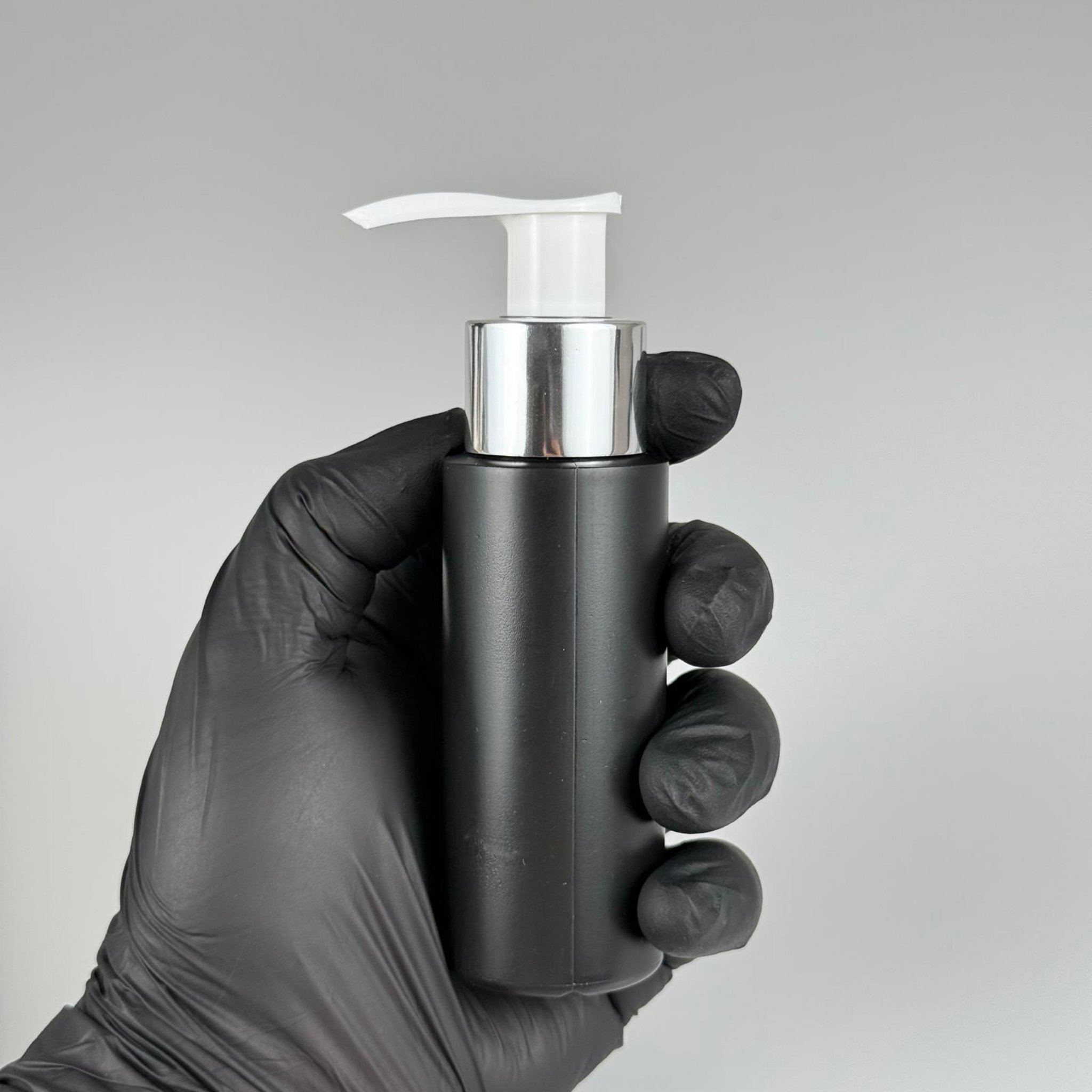 50 CC SİYAH POLİETİLEN PLASTİK ŞİŞE - GÜMÜŞ POMPALI - 50 ML POMPALI PLASTİK ŞİŞE