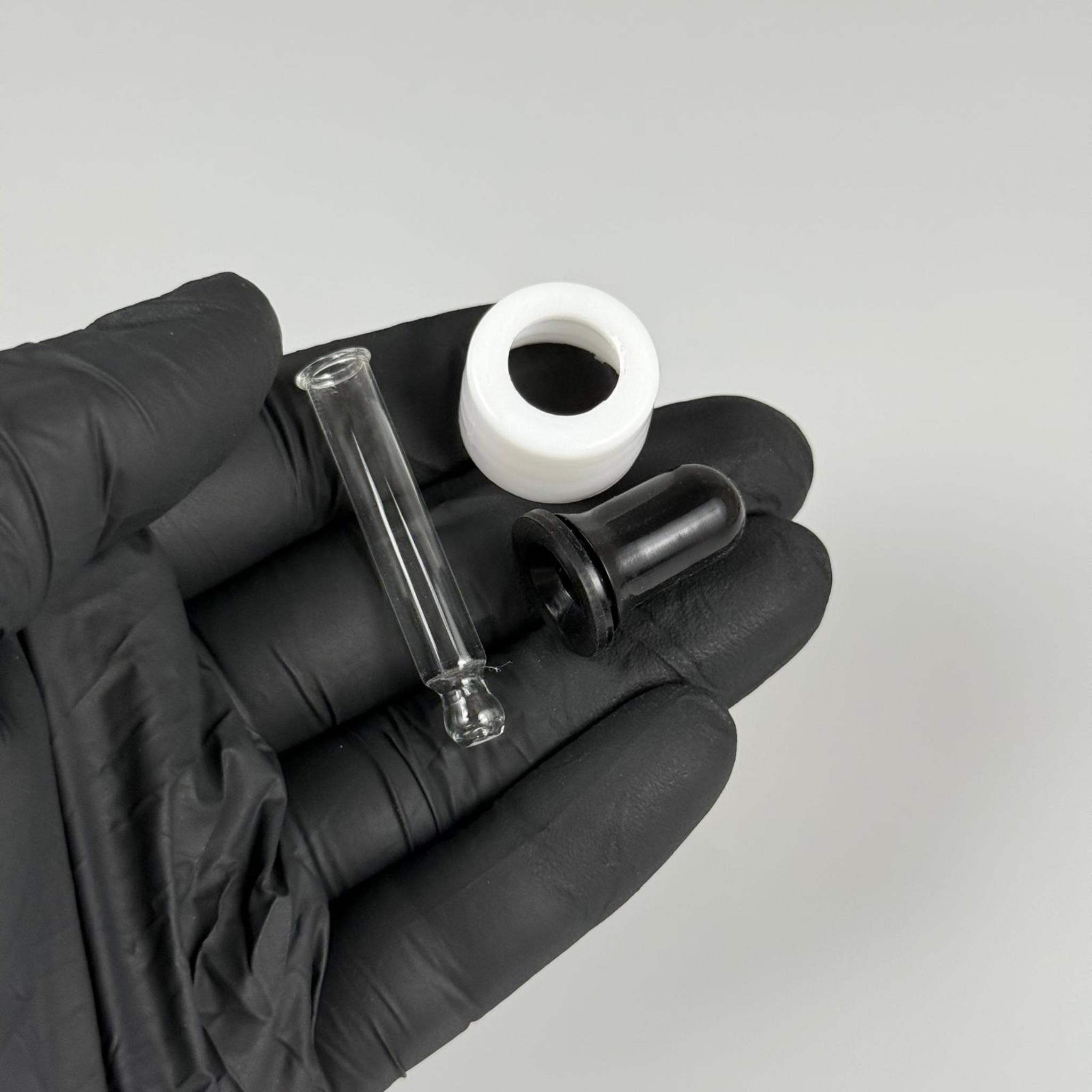18 MM CAM DAMLALIKLI TAKIM - SİYAH EMZİK +  DELİKLİ PLASTİK DÜZ BEYAZ KAPAK + 42 MM CAM PİPET