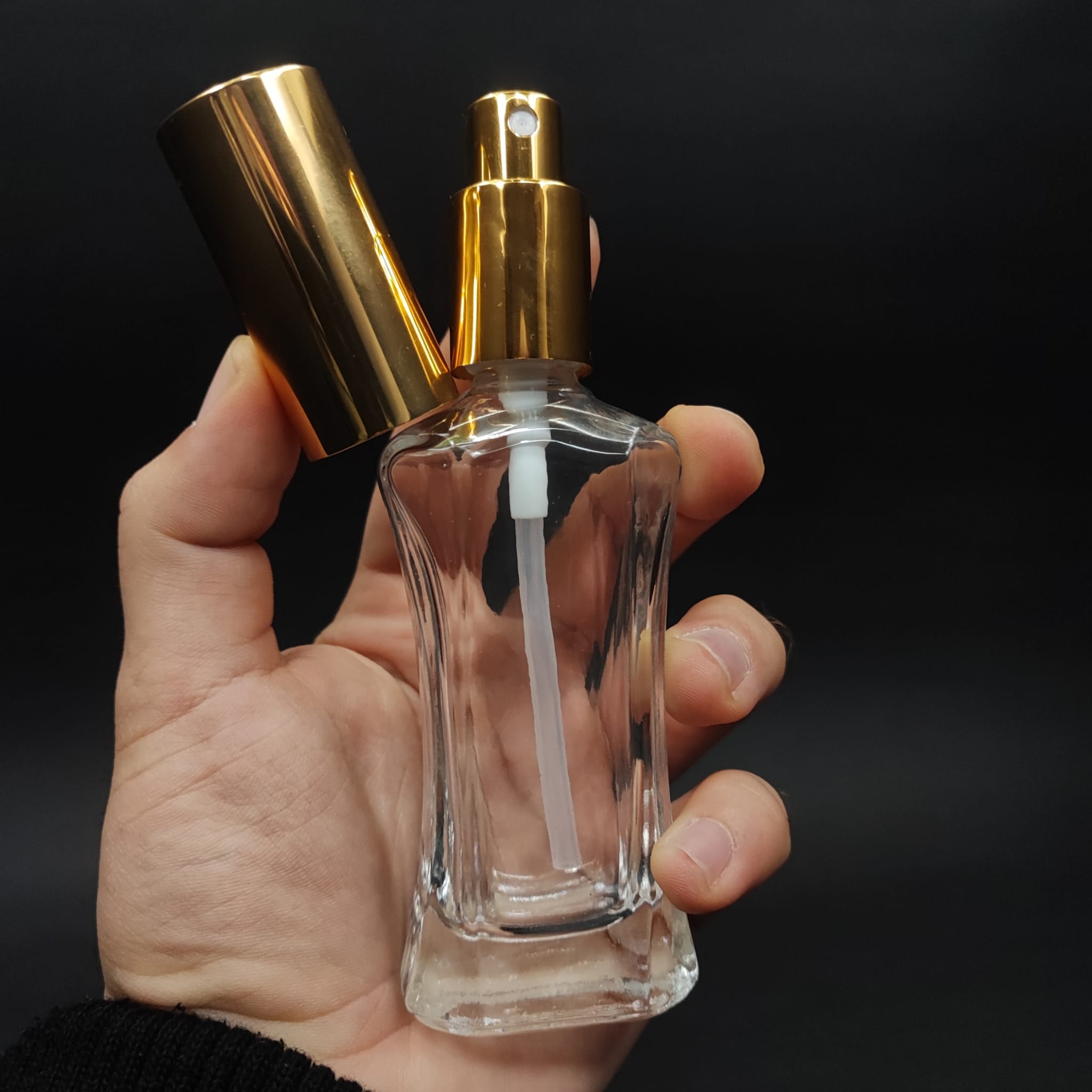 50 ML LÜKS VİDALI VALF ÇEVİRME PARFÜM ŞİŞELERİ - 50 CC MİLANO CAM ŞİŞE - GOLD METAL SPREYLİ KAPAKLI SET (CAMIN KALINLIĞI İLE İLGİLİ +/- 5 ML TOLERANS OLABİLİR)