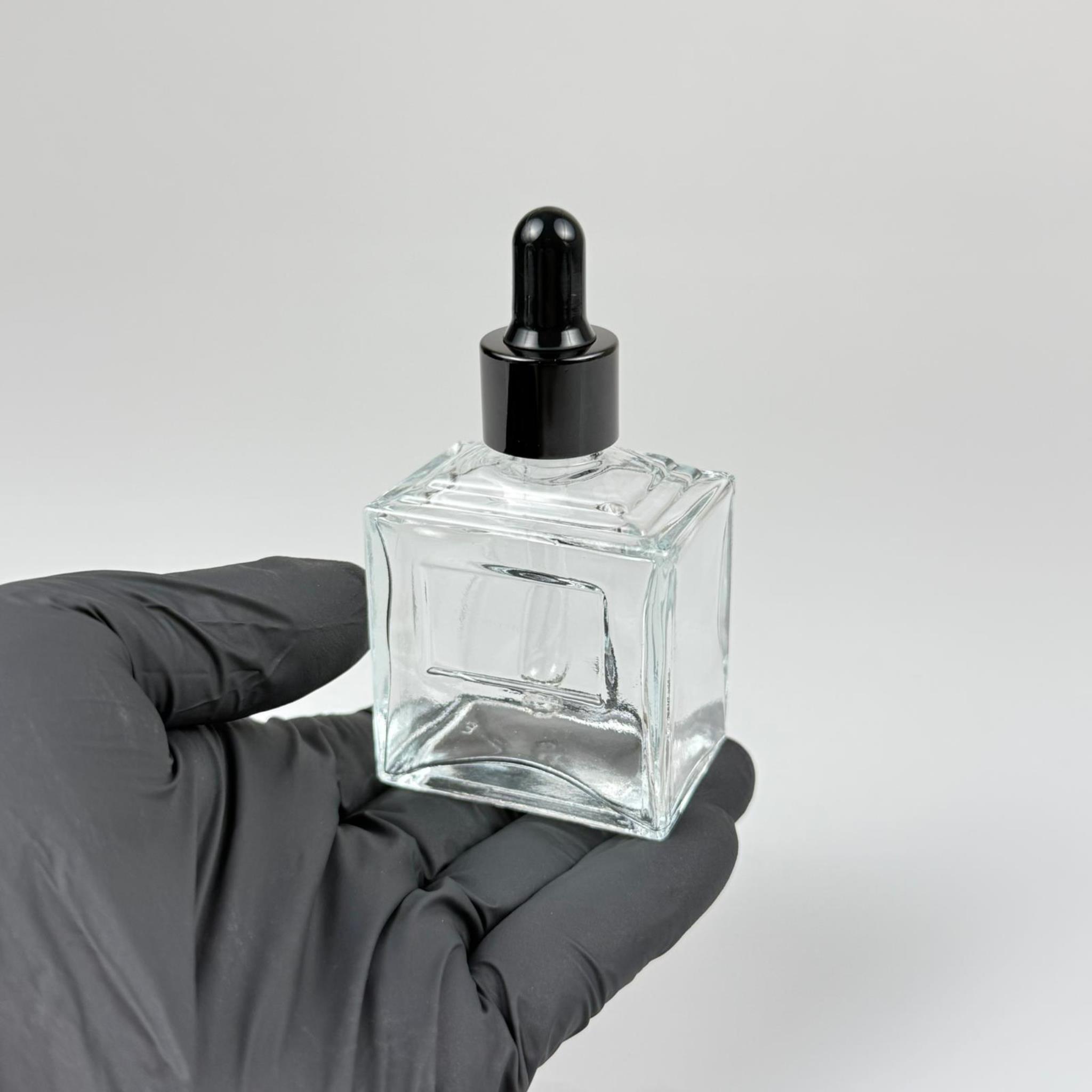 50 CC KÖŞELİ PRİZMA PRESTİJLİ CAM DAMLALIKLI ŞİŞE - SİYAH EMZİK - SİYAH METALİK KAPAK - 50 ML CAM DAMLALIKLI ŞİŞE - DAMLALIKLI BOŞ ŞİŞE