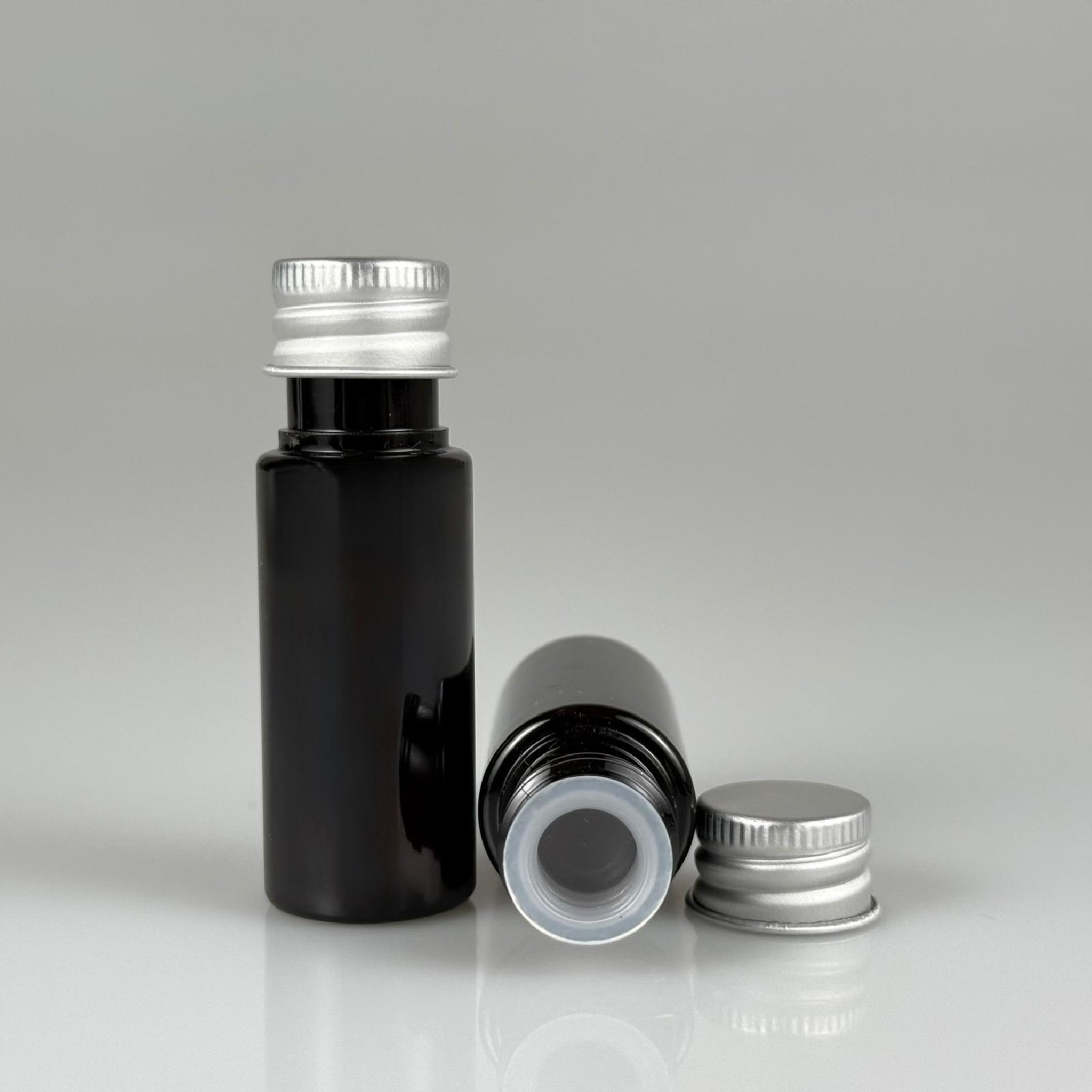 15 CC AMBER SİLİNDİR PET ŞİŞE + KÖPÜK CONTALI GÜMÜŞ ALÜMİNYUM METAL KAPAKLI + KÖR TIPALI TAKIML - 15 ML KAHVERENGİ PET ŞİŞE