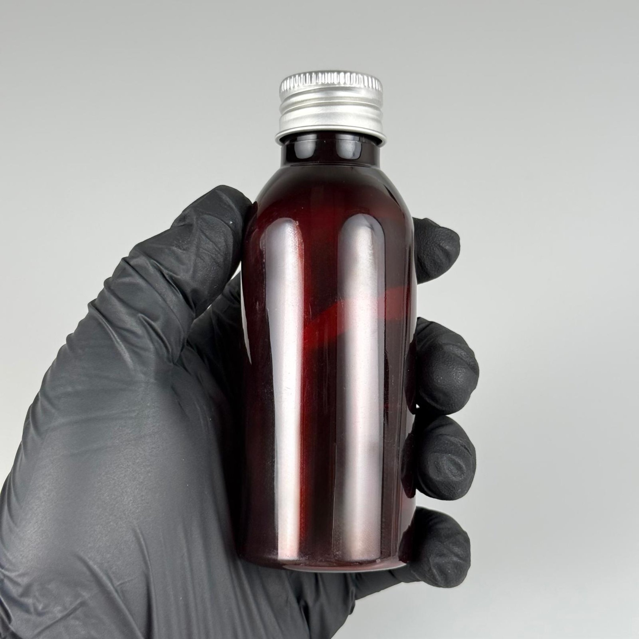 100 CC AMBER SERT MODEL PET ŞİŞE (24 AĞIZ) + KÖPÜK CONTALI GÜMÜŞ METAL ALÜMİNYUM KAPAK + KOLONYA TIPALI TAKIM - 100 ML KAPAKLI KAHVERENGİ KALIN PET ŞİŞELER