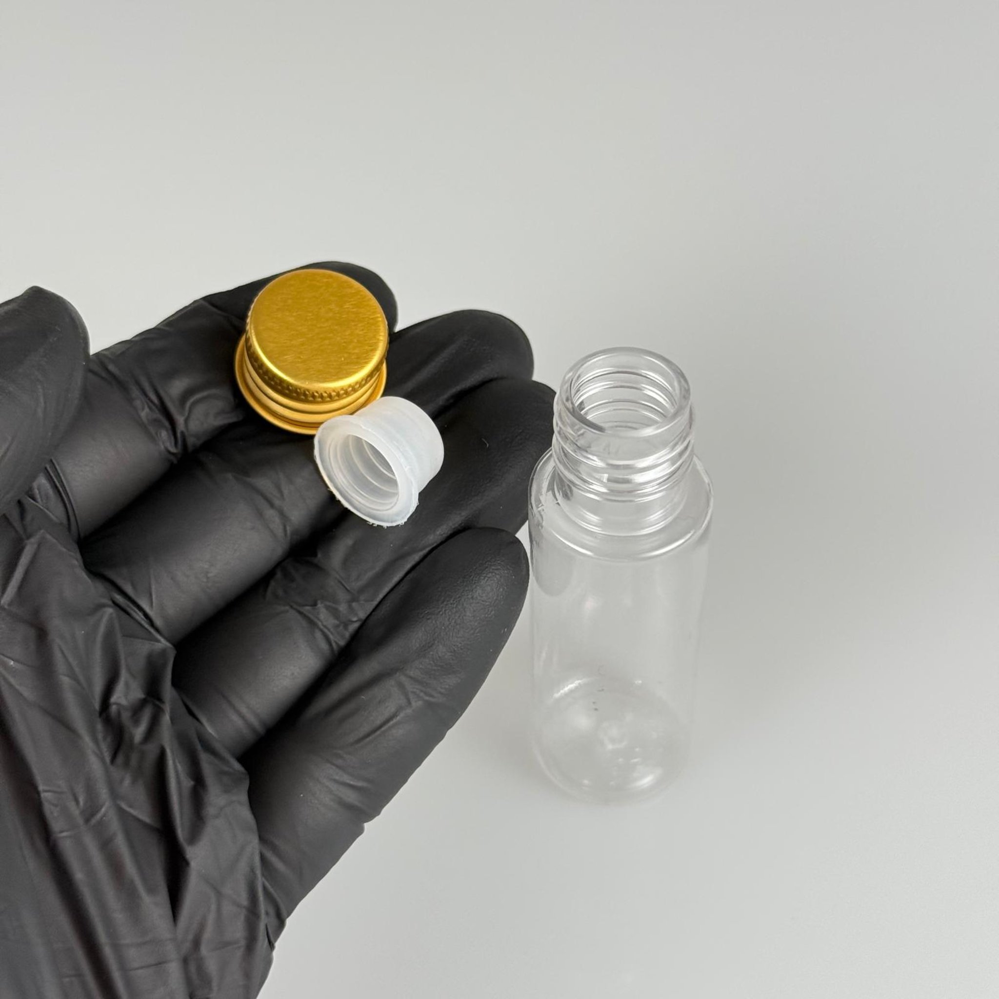 20 CC ŞEFFAF PET ŞİŞE + KÖPÜK CONTALI GOLD ALÜMİNYUM METAL KAPAKLI + KÖR TIPALI TAKIM - 20 ML PLASTİK ŞİŞE