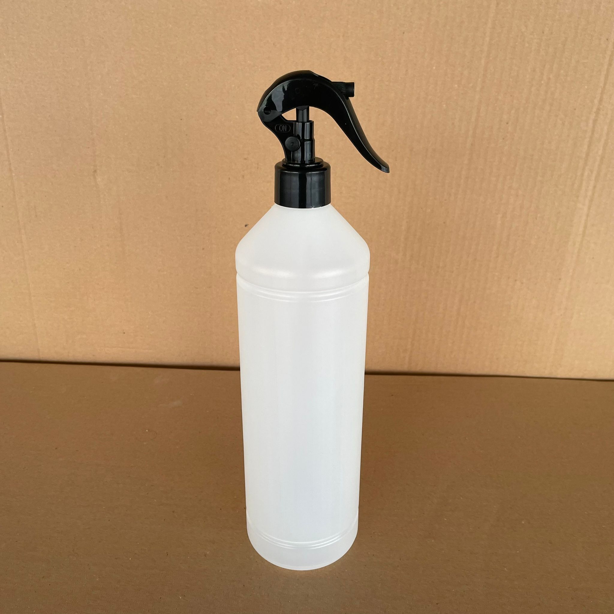 1000 CC TİNER ŞİŞESİ - SİYAH TRİGER TETİK SPREYLİ (DUMAN PÜSKÜRTÜR) - 1000 ML KİMYASALA DAYANIKLI PLASTİK ŞİŞE - 1 LT POLİETİLEN ŞİŞE - UZUN