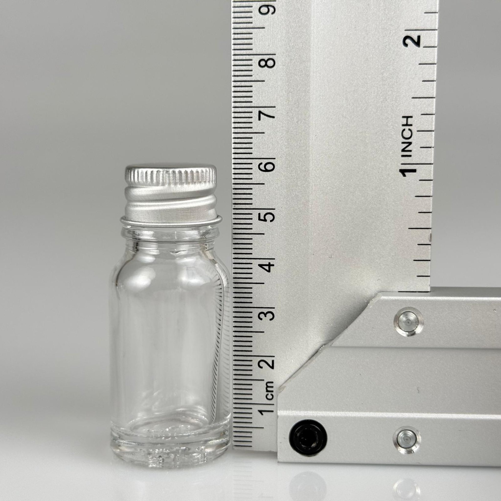 10 CC ŞEFFAF CAM ŞİŞE + KÖPÜK CONTALI GÜMÜŞ ALÜMİNYUM METAL KAPAKLI TAKIM - 10 ML ŞEFFAF CAM ŞİŞE