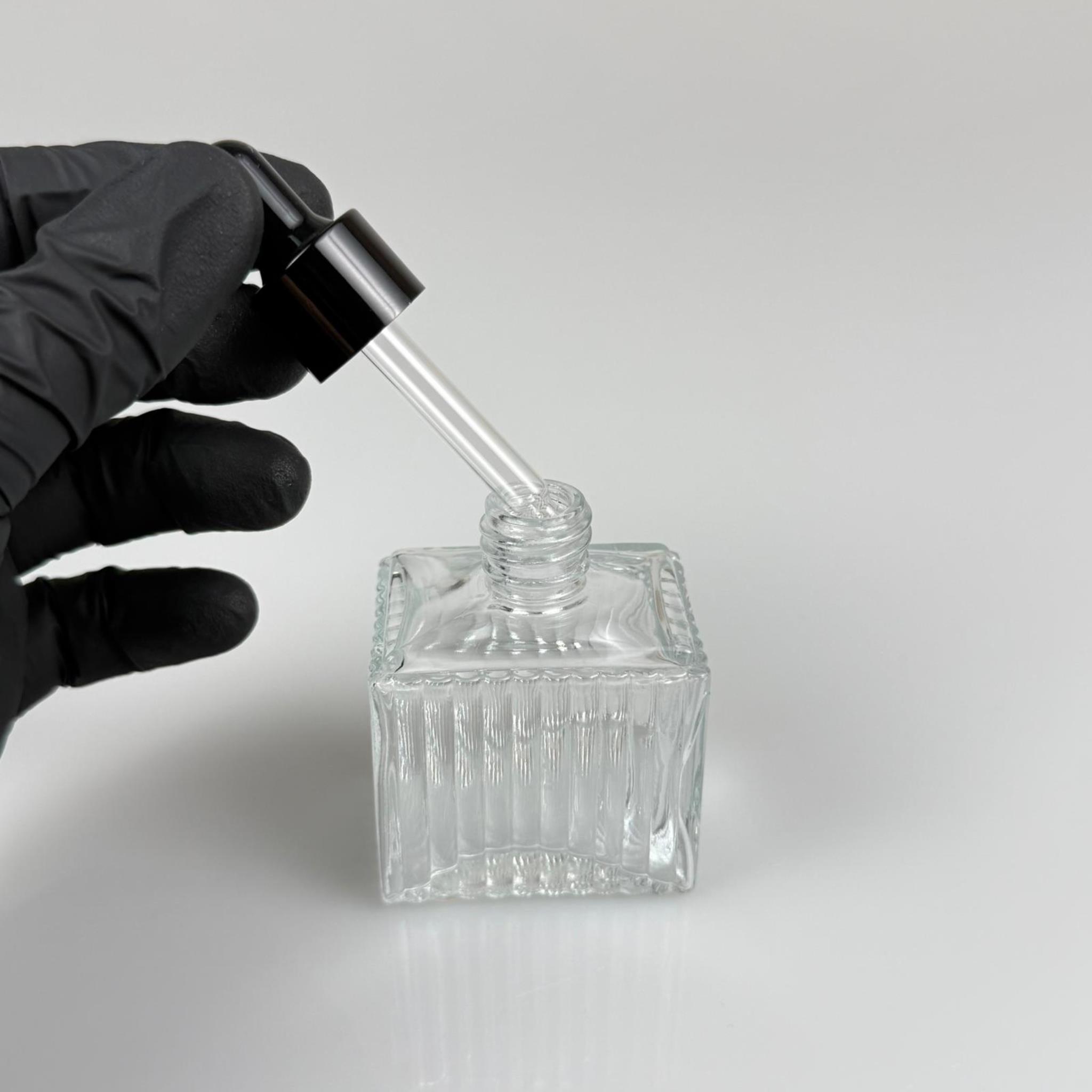 50 CC KÖŞELİ DESENLİ ÇİZGİLİ PRESTİJLİ CAM DAMLALIKLI ŞİŞE - SİYAH EMZİK - SİYAH METALİK KAPAK - 50 ML CAM DAMLALIKLI ŞİŞE - DAMLALIKLI BOŞ ŞİŞE