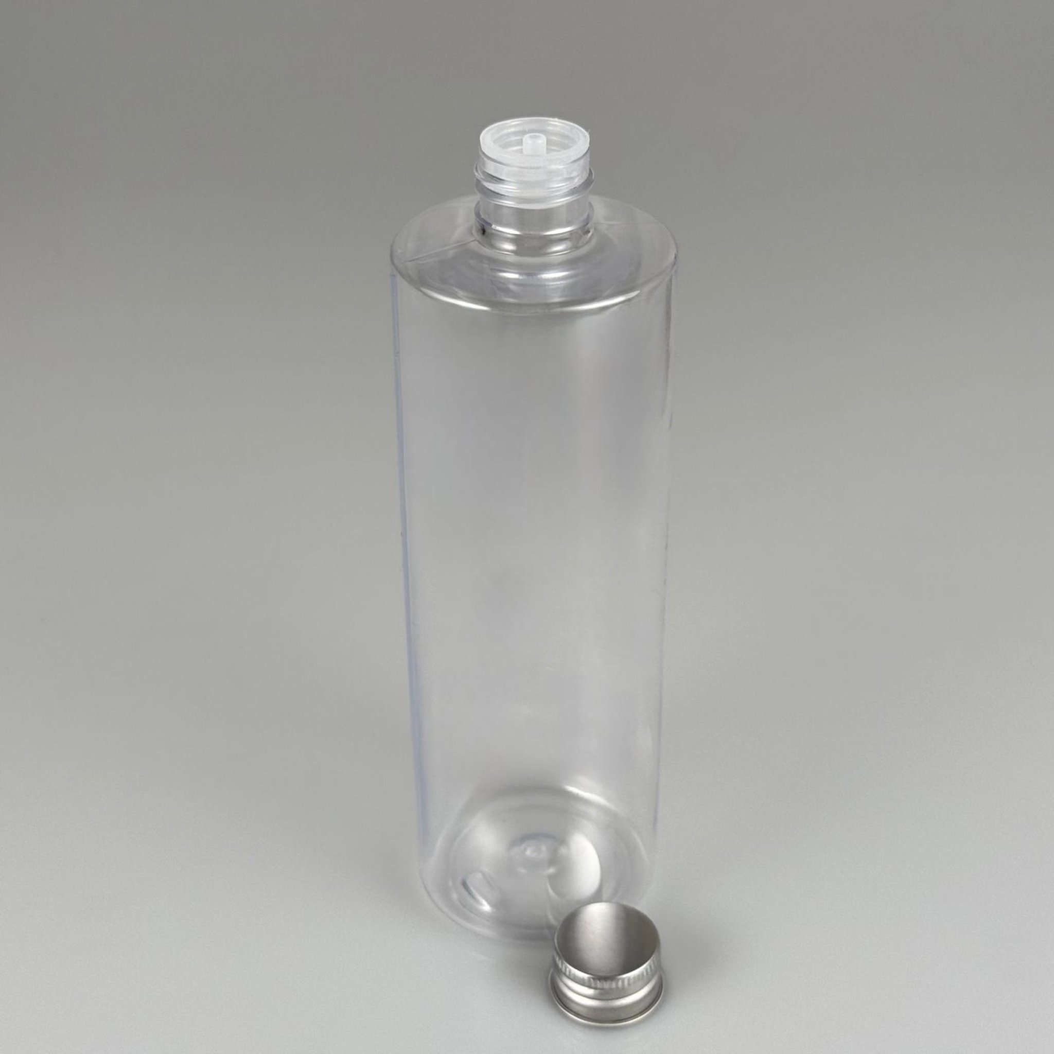 400 CC ŞEFFAF KÜT BOYUNLU SİLİNDİR PET ŞİŞE (30 GR - 24 AĞIZ ) + KÖPÜK CONTALI GÜMÜŞ METAL ALÜMİNYUM KAPAKLI + KOLONYA TIPALI TAKIM - 400 ML KAPAKLI ŞEFFAF PLASTİK ŞİŞELER
