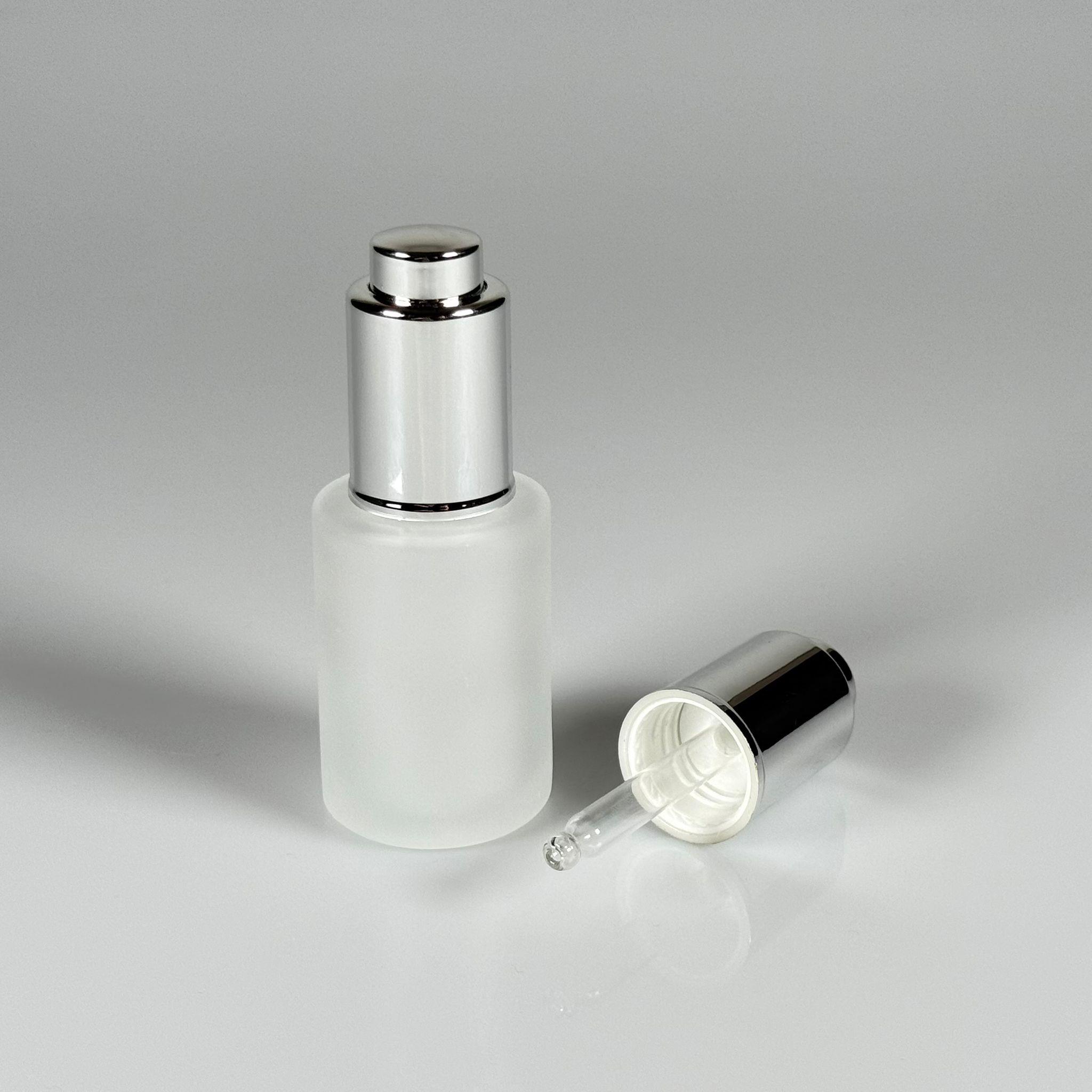 30 CC OMUZLU BUZLU CAM ŞİŞE - LÜX GÜMÜŞ BASMALI CAM DAMLALIKLI TAKIM (DAMLALIĞIN İÇİNDE SIZDIRMAZ CONTA MEVCUTTUR) - 30 ML KÜT BOYUNLU CAM SERUM ŞİŞESİ