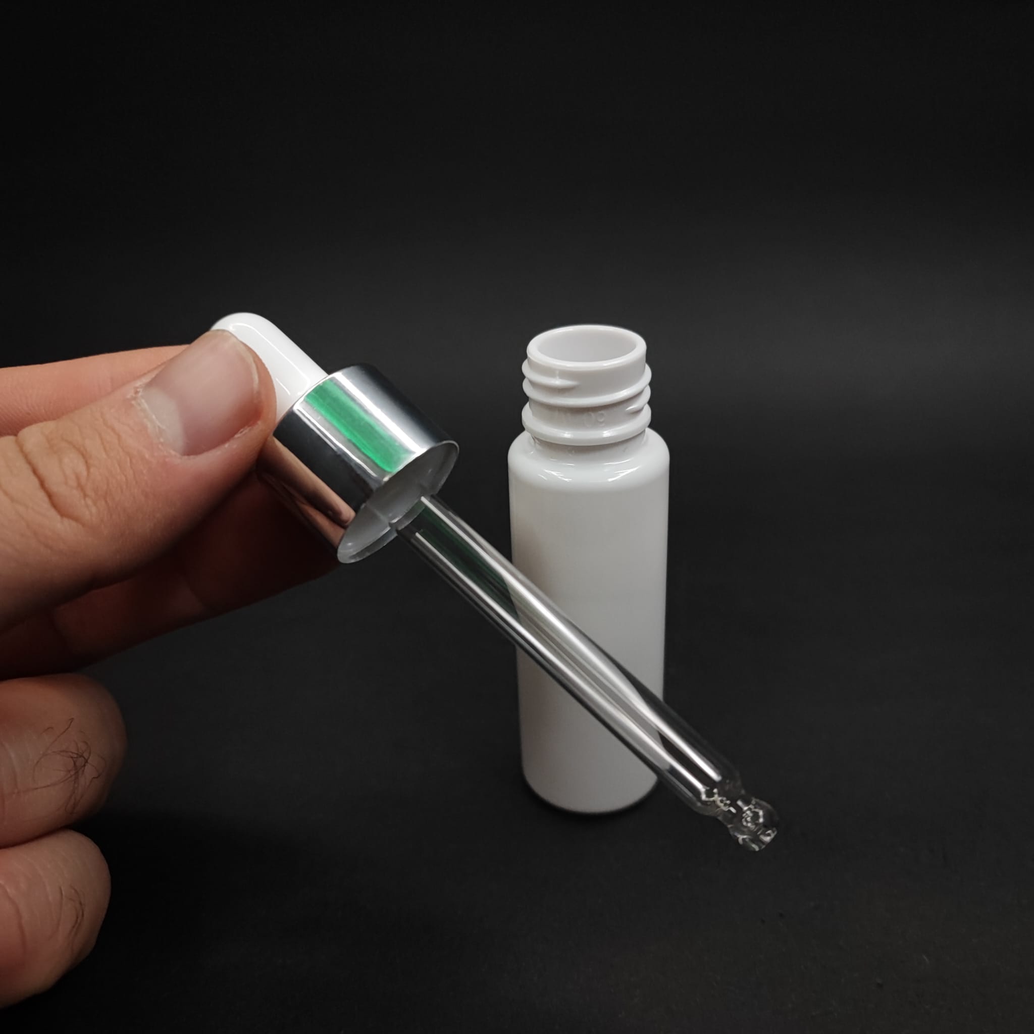 20 CC CAM DAMLALIKLI BEYAZ PLASTİK ŞİŞE - 20 ML DROPPER PET ŞİŞE + BEYAZ EMZİK + GÜMÜŞ KAPAK + CAM PİPET SET