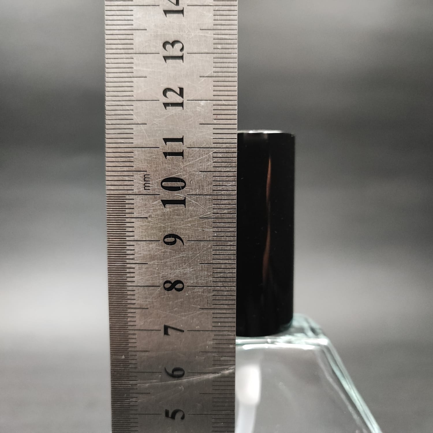 50 ML LÜKS VİDALI VALF ÇEVİRME PARFÜM ŞİŞELERİ - 50 CC ALTIGEN ŞEFFAF CAM ŞİŞE - SİYAH METAL SPREYLİ KAPAKLI SET