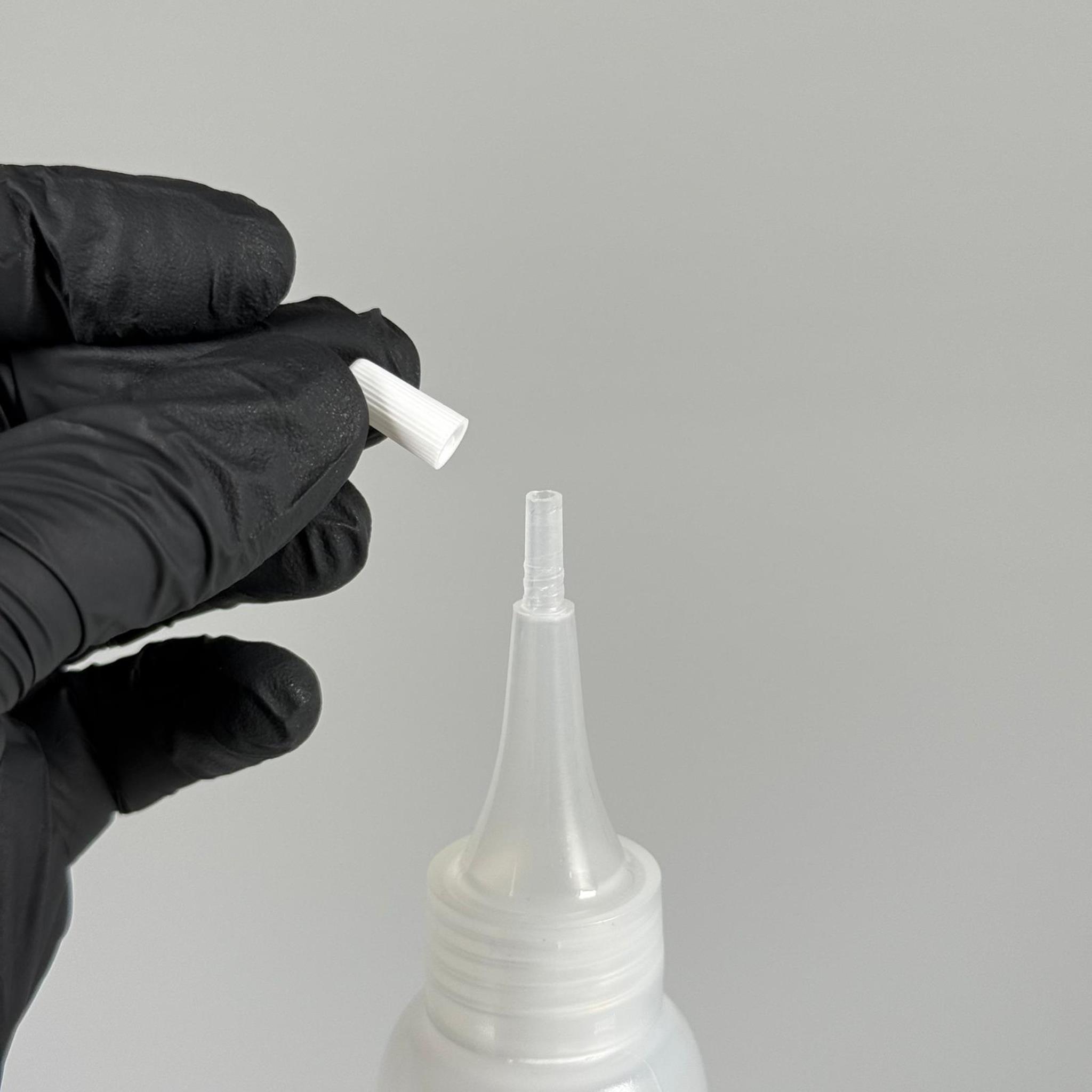 100 ML SIKILABİLİR YUMUŞAK PE PLASTİK ŞİŞE - ŞEFFAF AKITICI SİVRİ KARTUŞ KAPAKLI - 100 cc sos, yağ, kartuş, mürekkep vb için boş şişeler