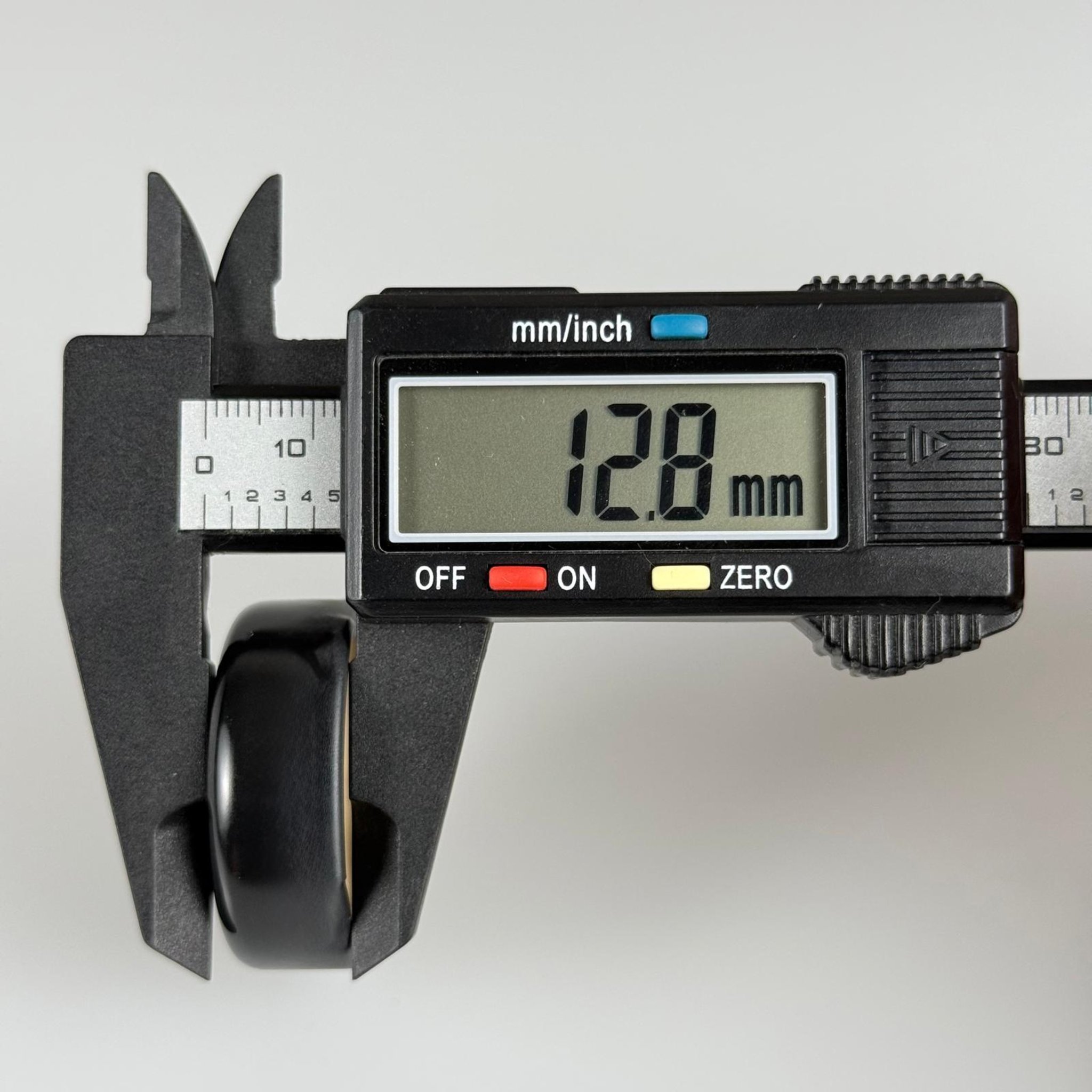 33 MM TWİST-OFF DERİN SİYAH METAL KAPAK (33MTO469 DÜZ)